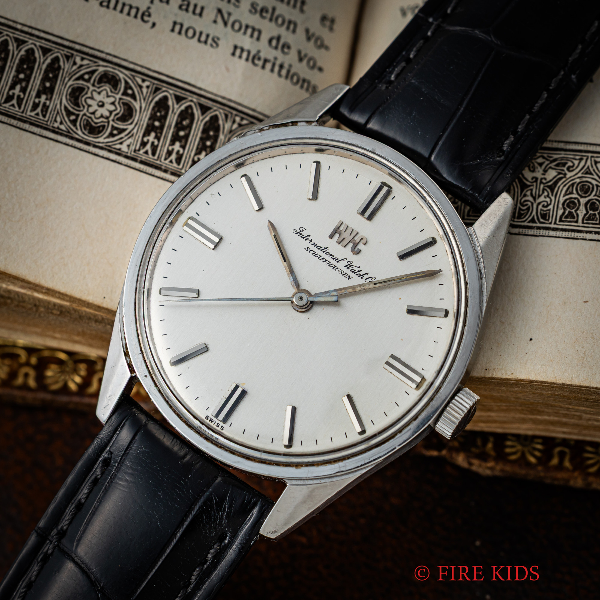 IWC　IWCラウンドケース1970年製Cal.89手巻きRef.810お魚リューズ