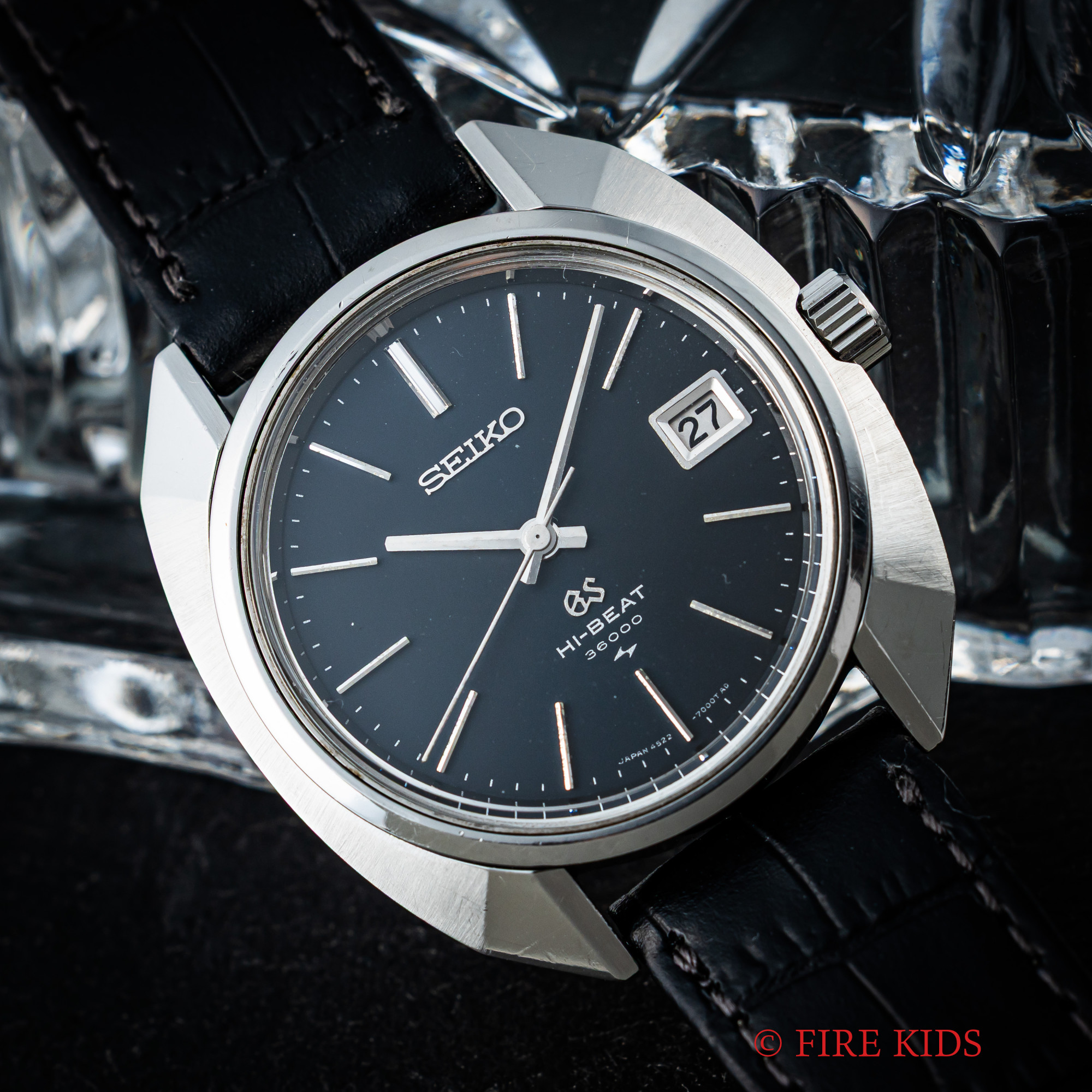 グランドセイコー GRAND SEIKO 1969年製 10振動手巻き ネイビーダイヤル オクタゴンケース Ref.4522-7000