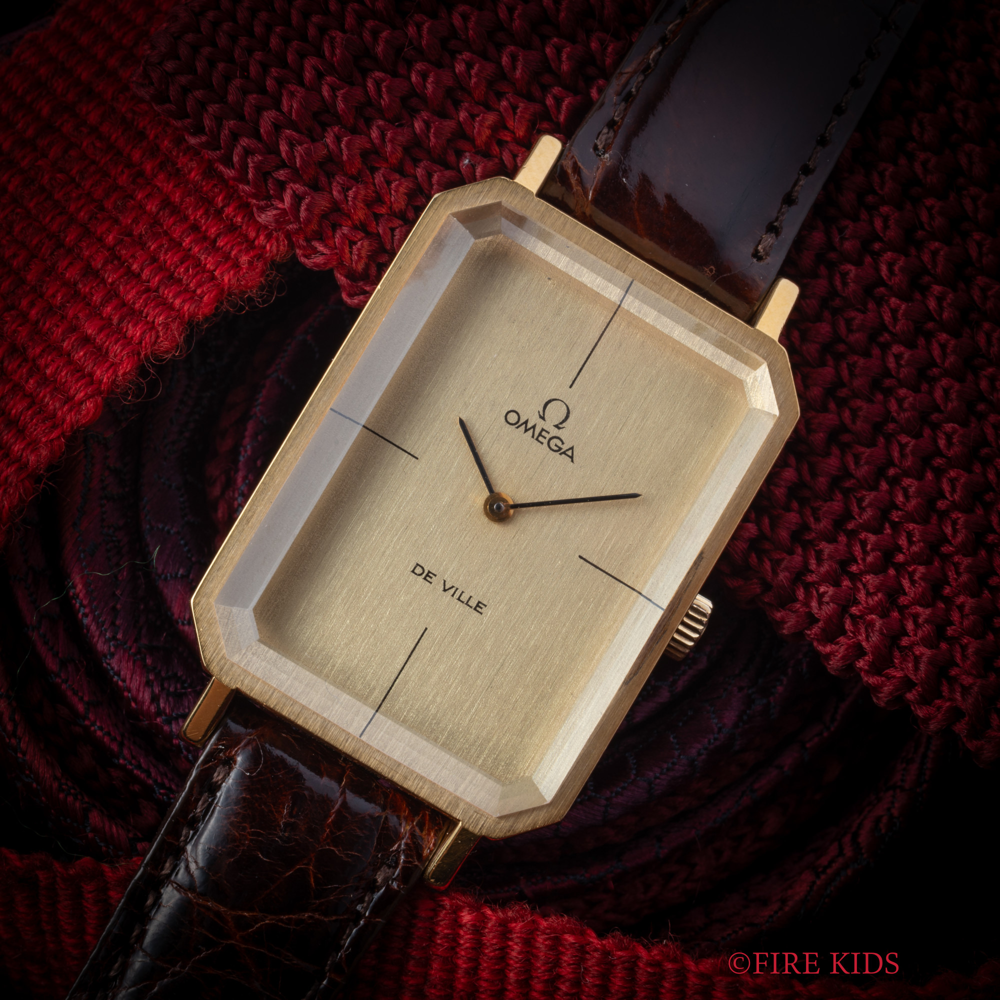 オメガ OMEGA デ・ヴィル エメラルドライン 金張り/バックステン 1972年製 Ref.511.0378 手巻き Cal.625 シャンパンダイヤル クロスライン