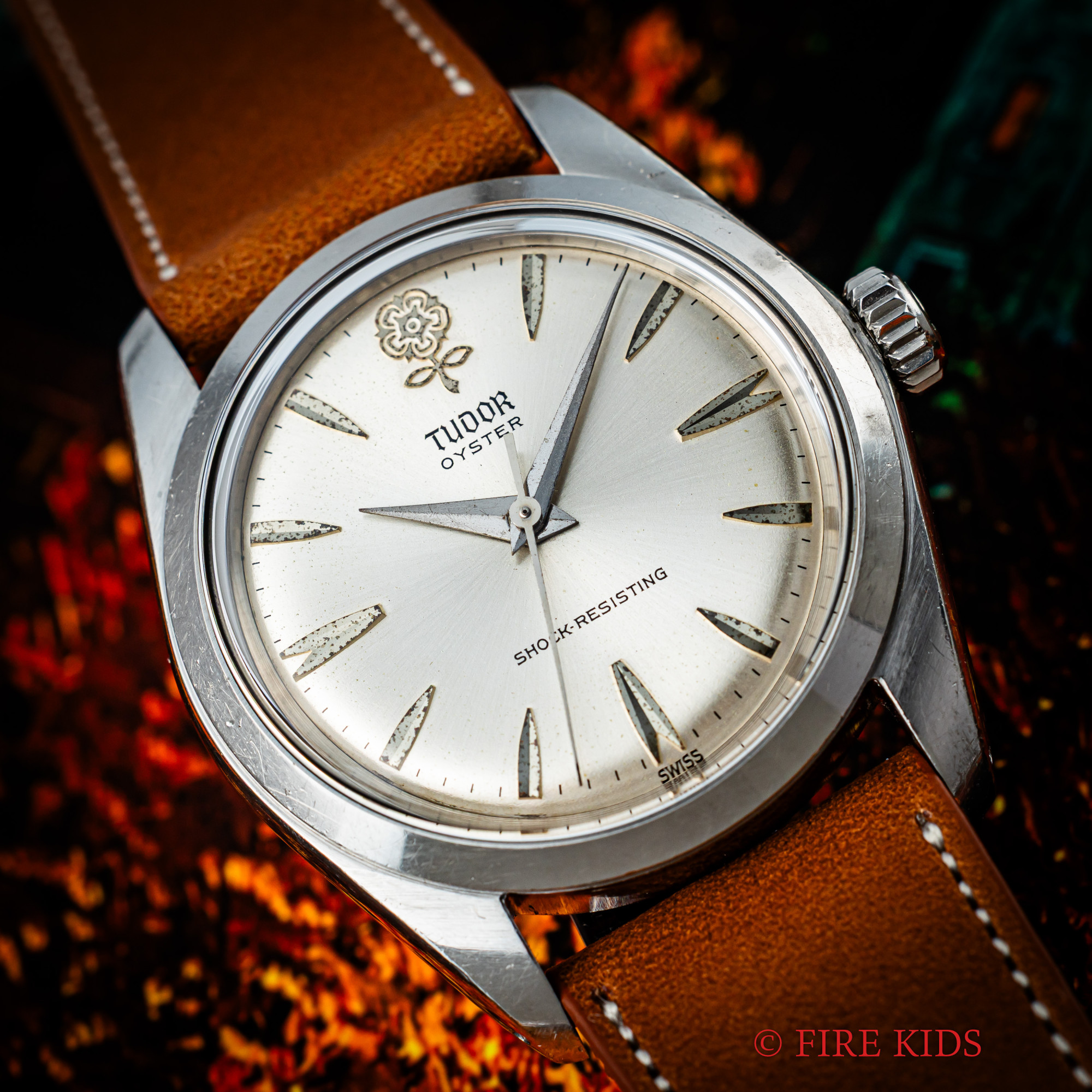 チューダー TUDOR デカバラ 1966年製 Ref.7934 手巻き シルバー文字盤 ドーフィンハンド 王冠リューズ
