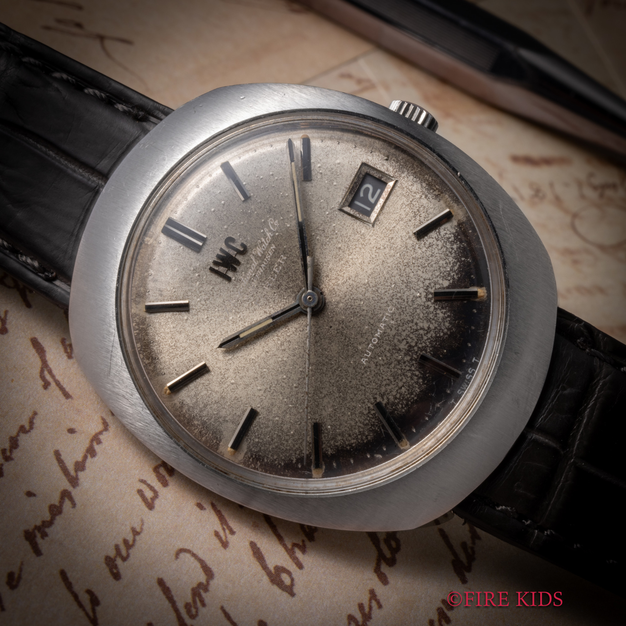 IWC オーバル型 1969年製 フェードパティーナダイヤル ペラトン式自動巻き Cal.8541ハック付き お魚リューズ