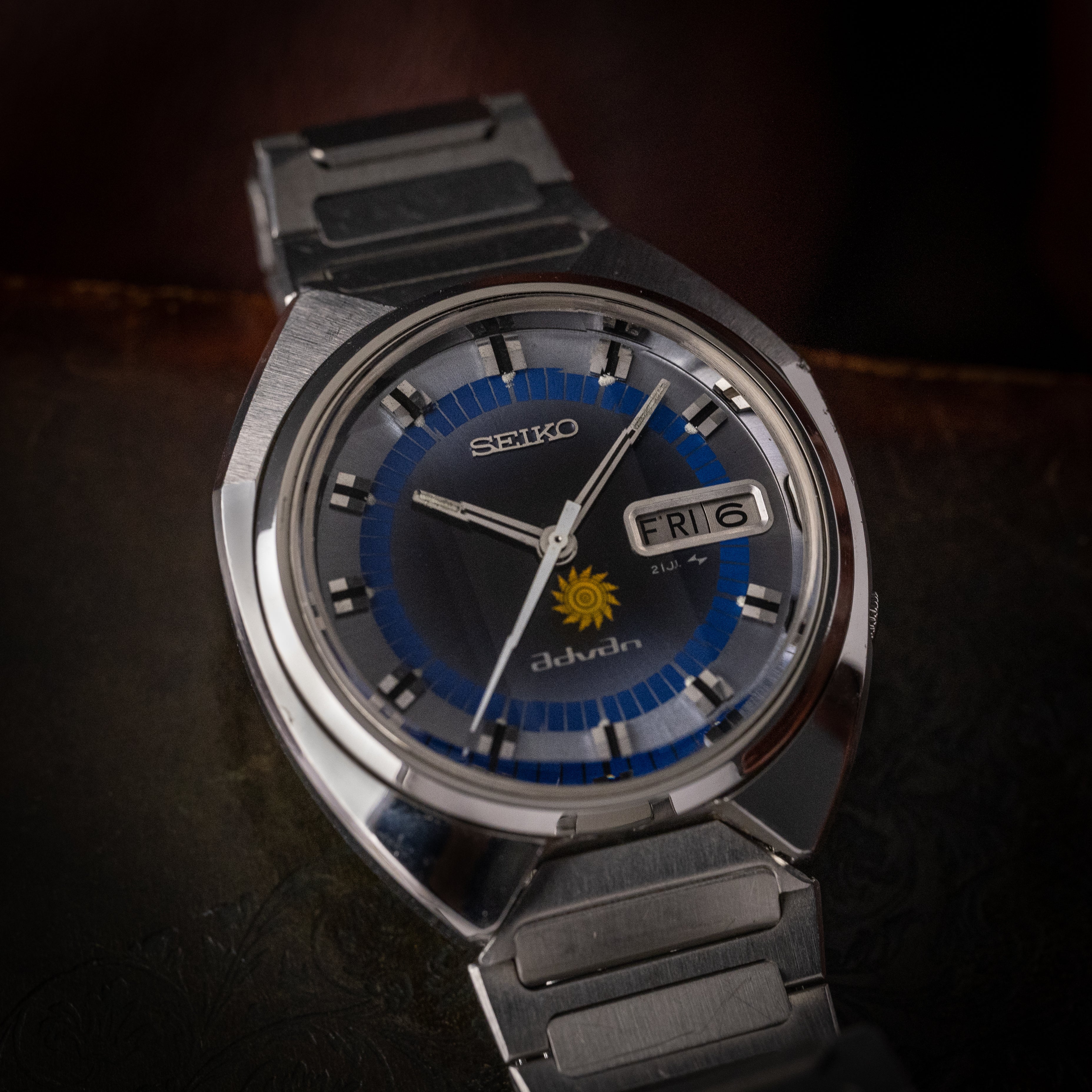 セイコー アドヴァン 1973年製 カットガラス デイデイト ブルーグラデーションダイヤル