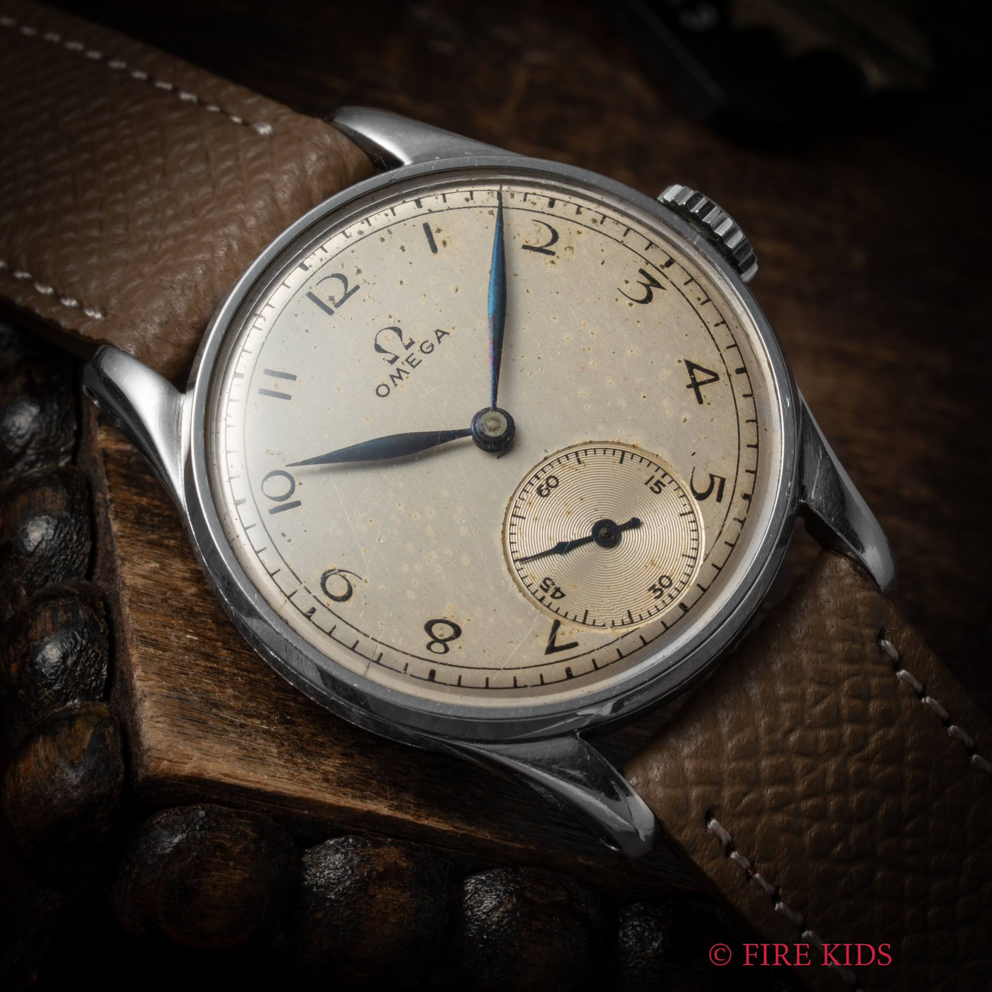 オメガ ラウンド ルーレットダイヤル 1939年製 手巻 Cal.26.5T3 スモセコ