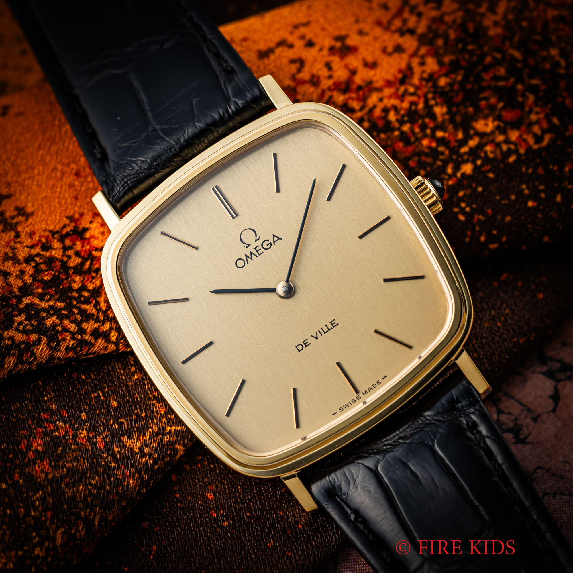 オメガ OMEGA デヴィル 1975年製 スクエアケース トップゴールド 薄型手巻き