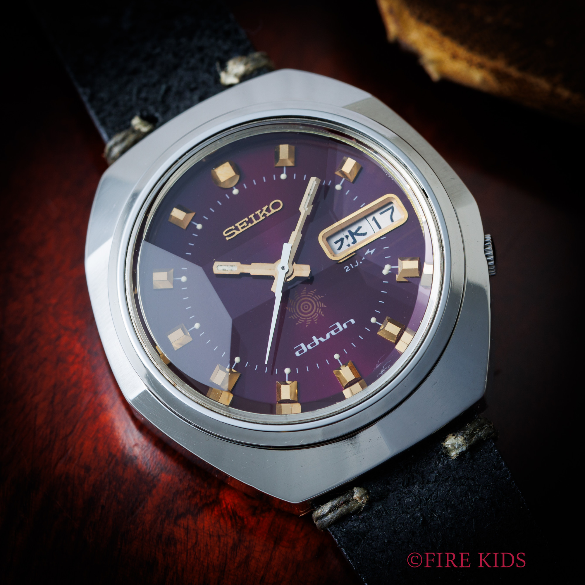 セイコー アドヴァン 1973年製 Ref.7019-7240 自動巻き パープルダイヤル カットガラス