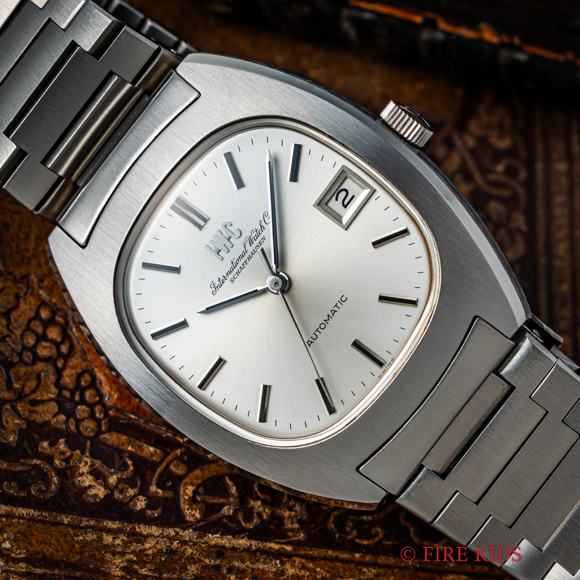 IWC トノーケース 1978年製 ペラトン式自動巻き Cal.8541B 純正ブレス
