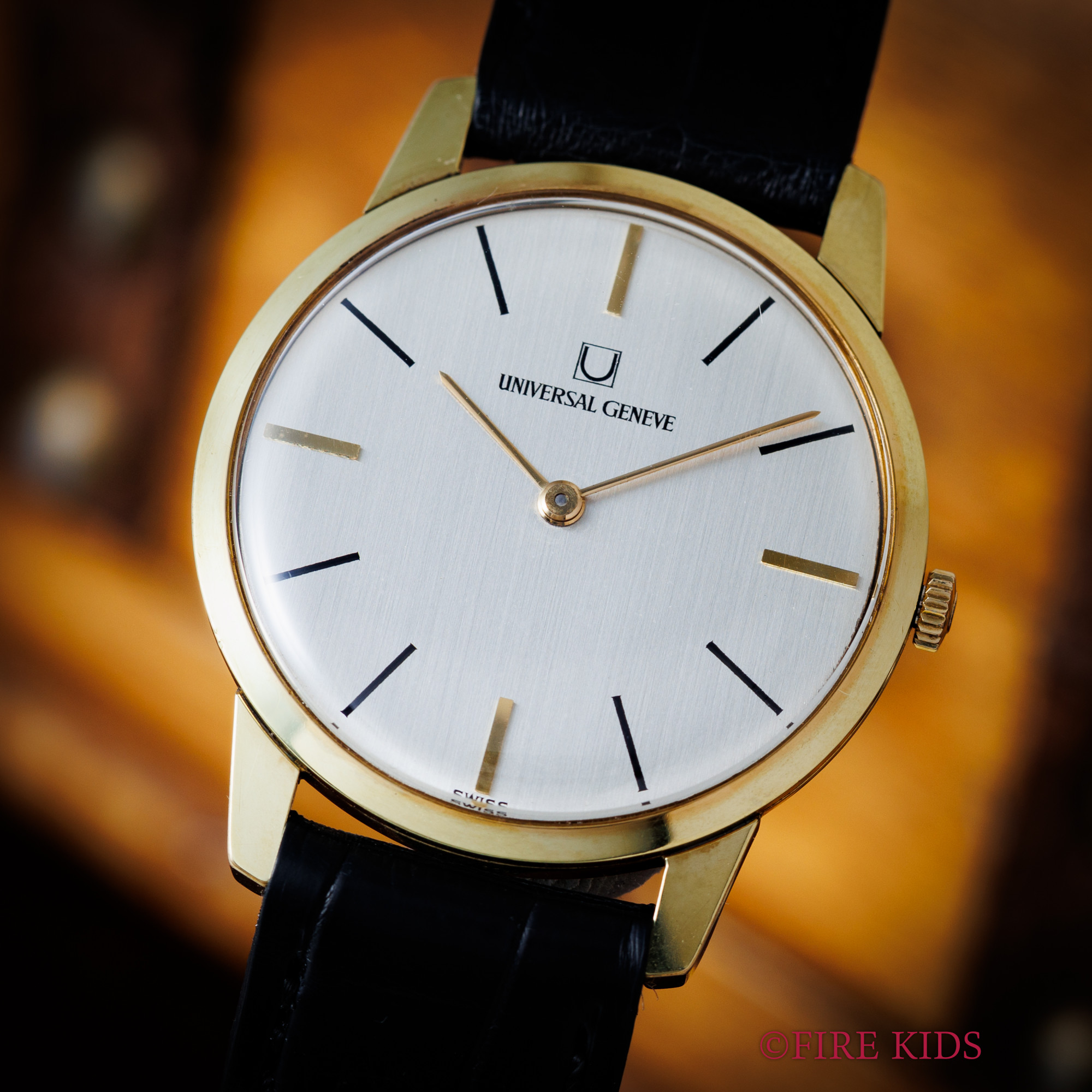 ユニバーサルジュネーブ UNIVERSAL GENEVE ラウンドケース 1960年代製 薄型手巻き 金張り/ステンバック 2針 ノンデイト Ref.542101/22