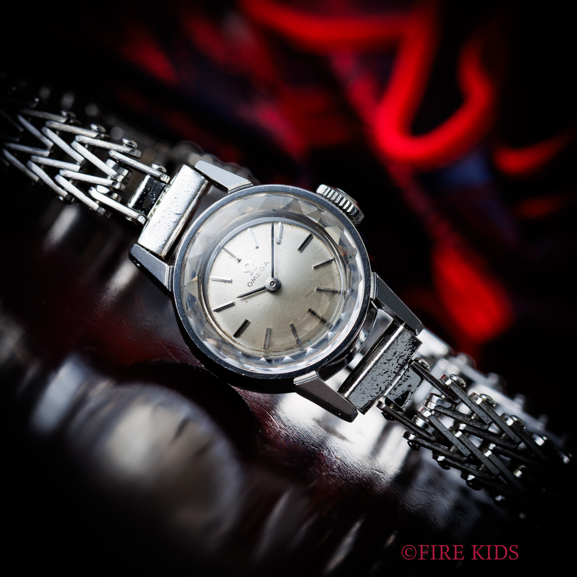 オメガ OMEGA ラウンドケース レディース 1962年製 ファセットガラス Ref.511.088 手巻き Cal.483 シルバーダイヤル
