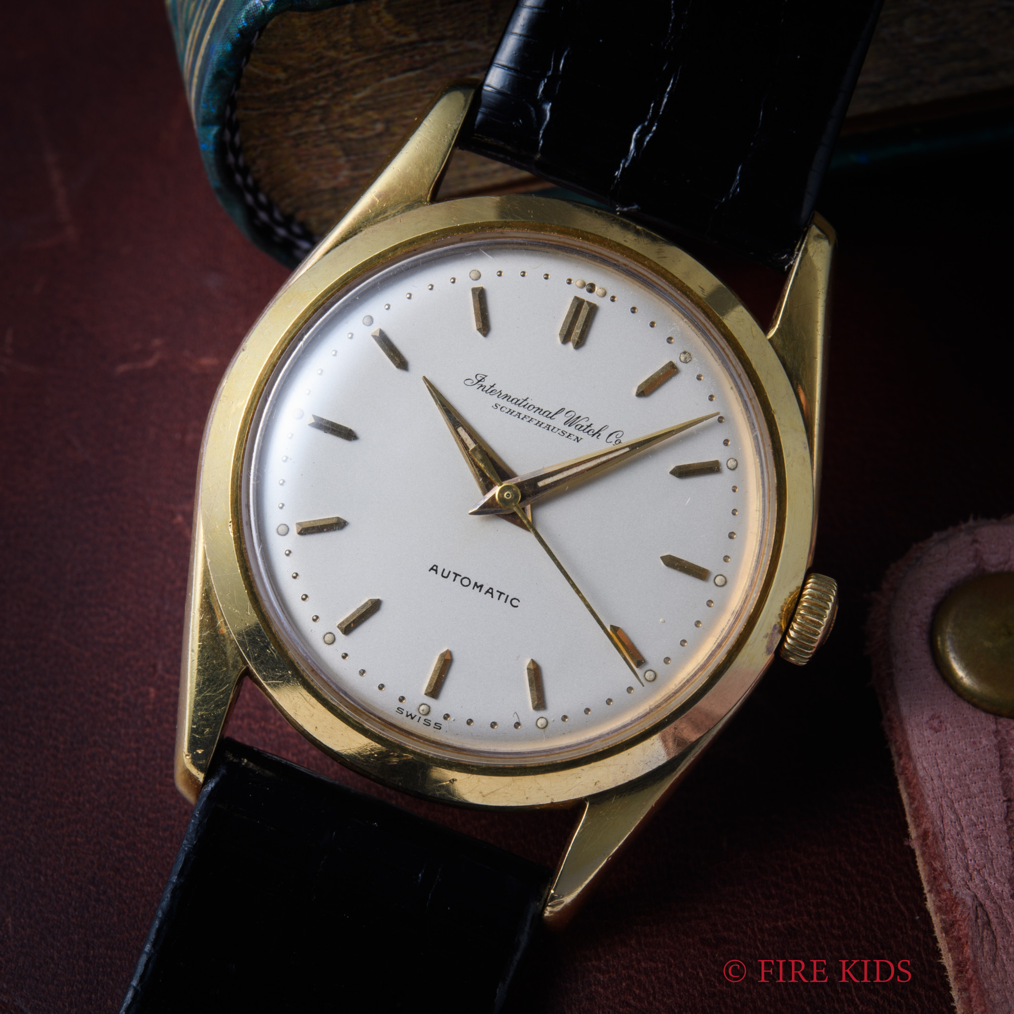 IWC 1960年製（昭和35年製） 18金無垢ケース ペラトン式自動巻 Cal.853 シーラカンスリューズ