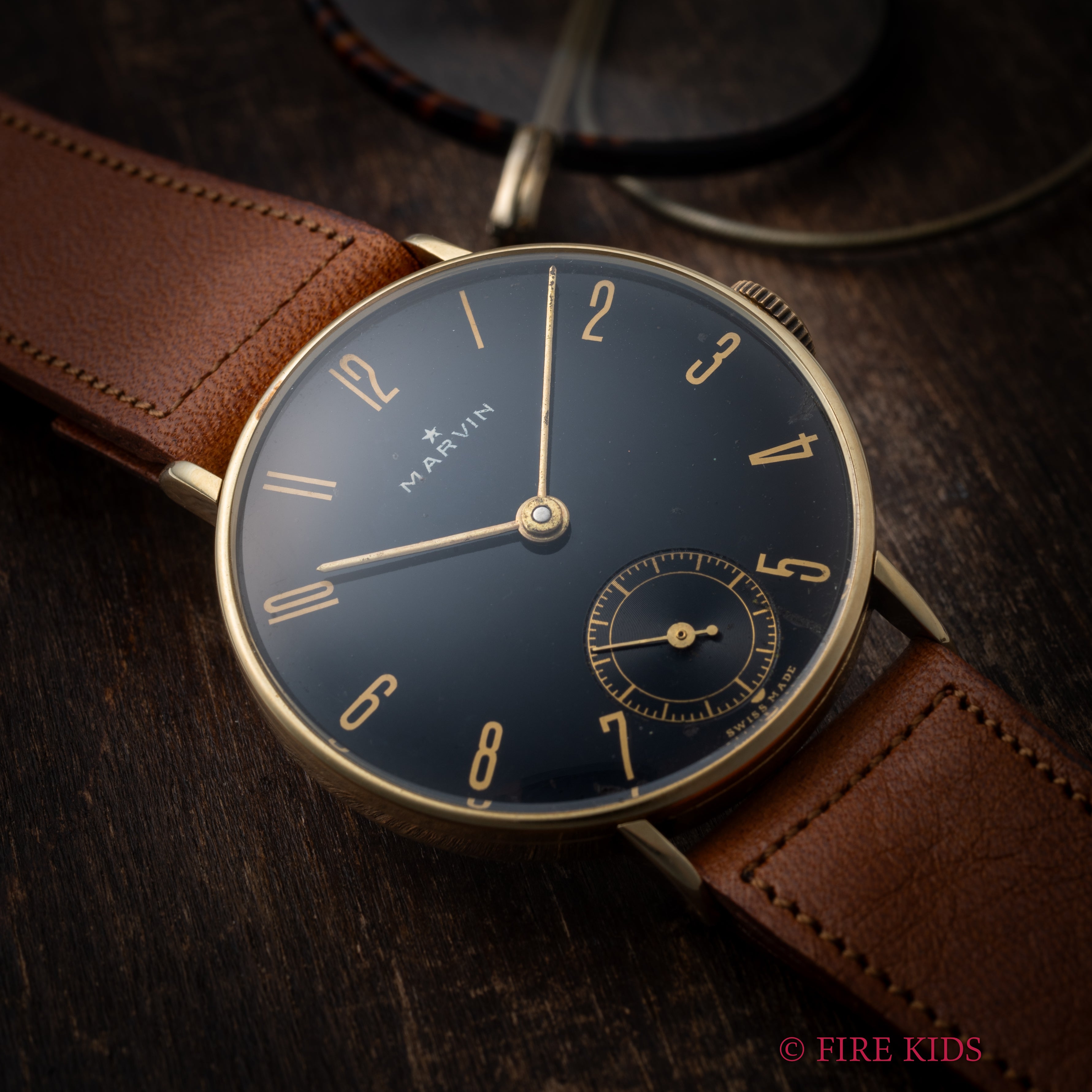 マーヴィン 14金無垢シリンダーケース 38㎜ビッグケース ミラーダイヤル 手巻き 1940年代製