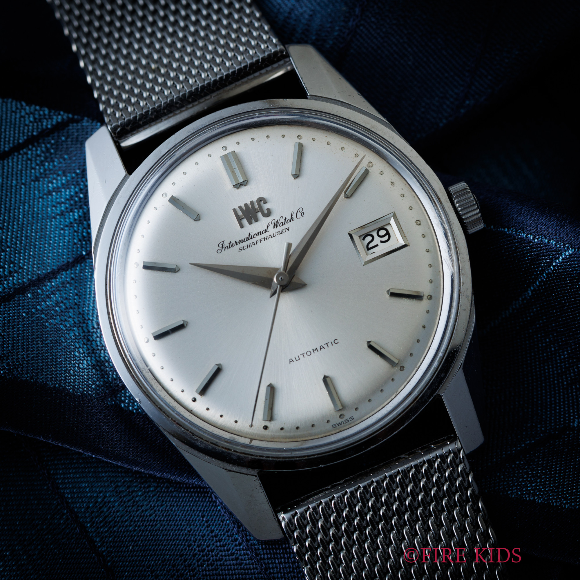 IWC ラウンドケース 1972年製 Ref.820AD ペラトン式自動巻き Cal.8541B 純正メッシュブレス