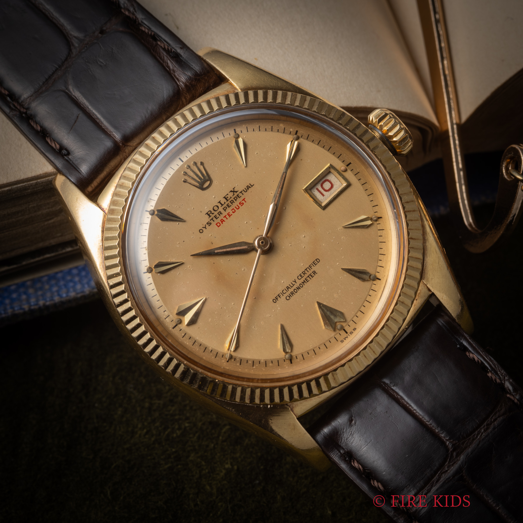 ロレックス ROLEX デイトジャスト 18金無垢 1955年製 Ref.6305 Cal.745 赤表記 赤カレンダー ＋リューズ