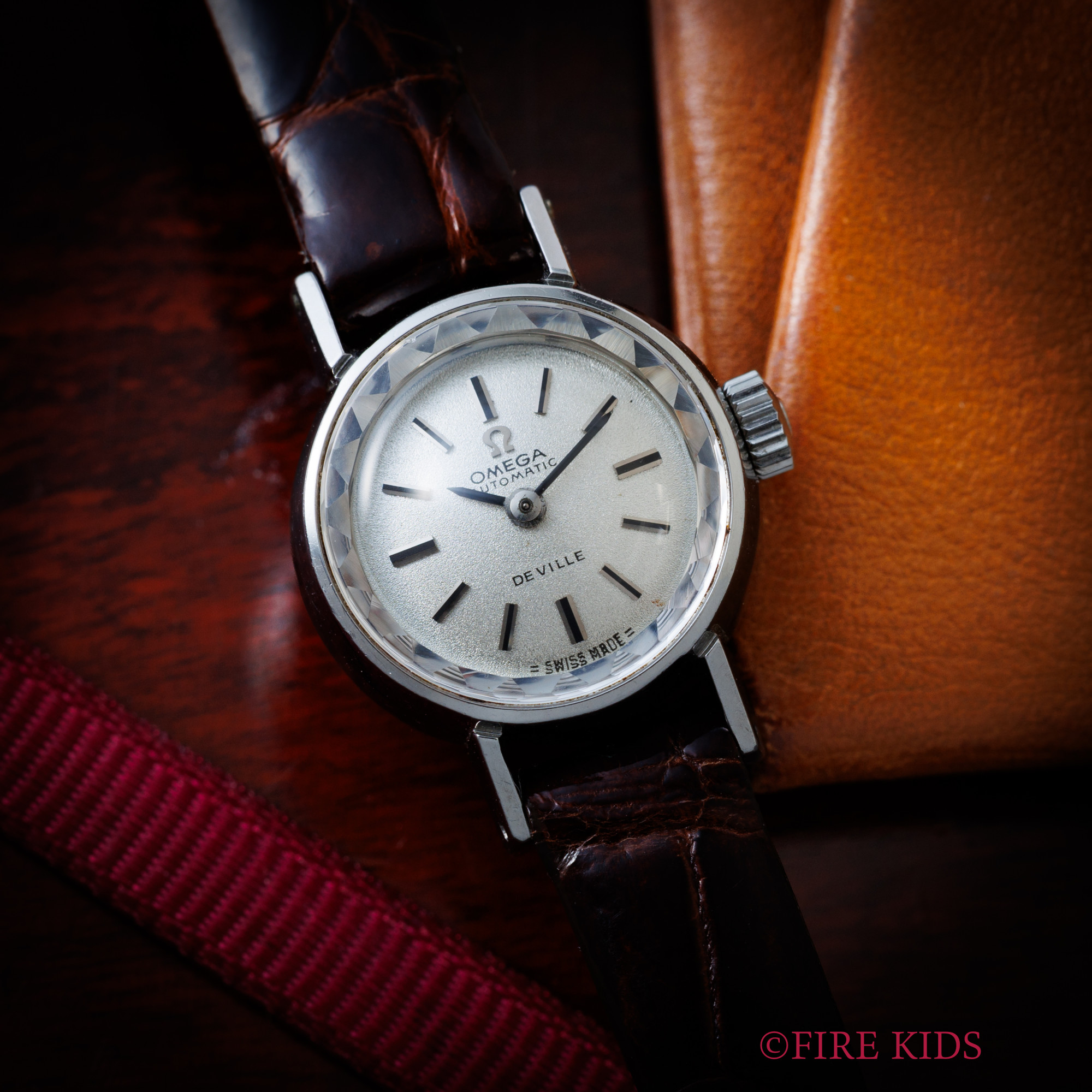 オメガ OMEGA デ・ヴィル レディース 1968年製 Ref.551.038 ファセットガラス 手巻き 梨地文字盤