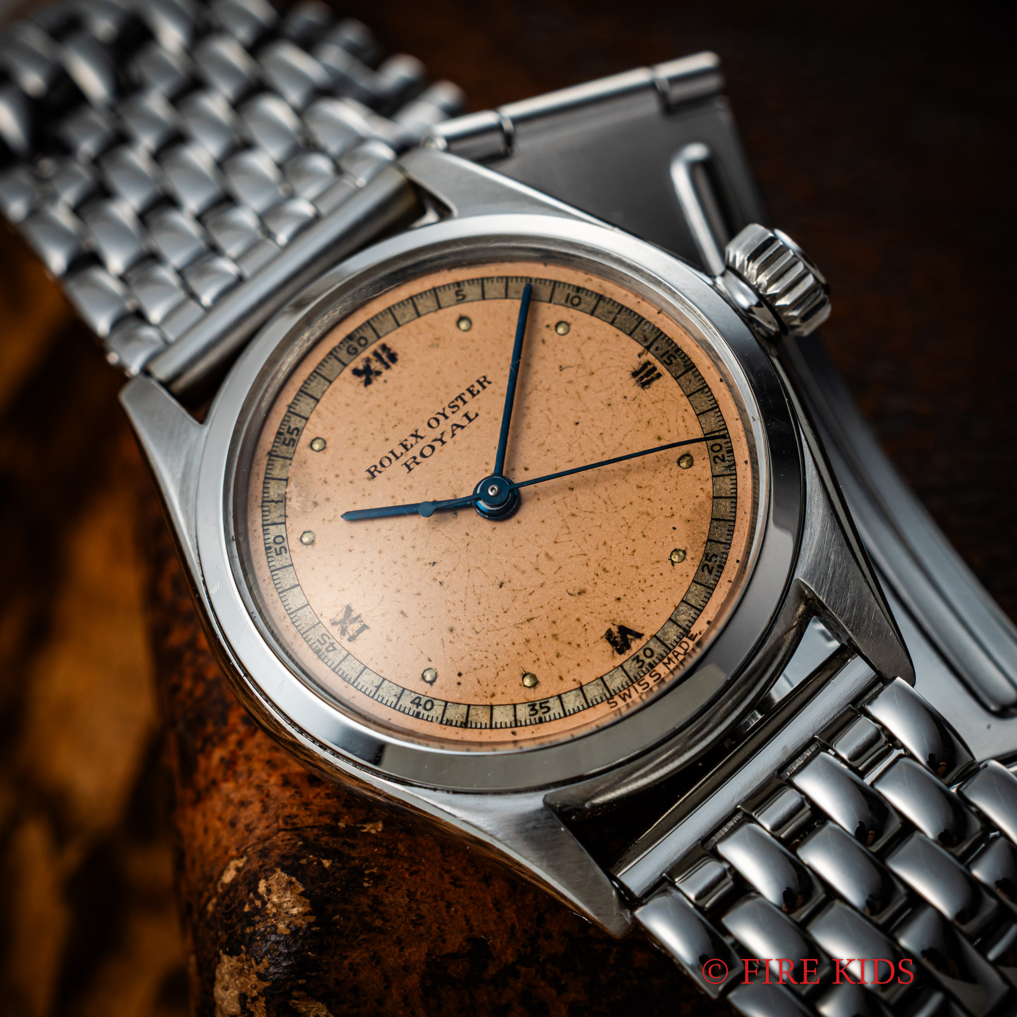 ロレックス ROLEX オイスターロイヤル 1941年製 飛びローマンダイヤル Ref.2574 手巻き 社外ステンブレス