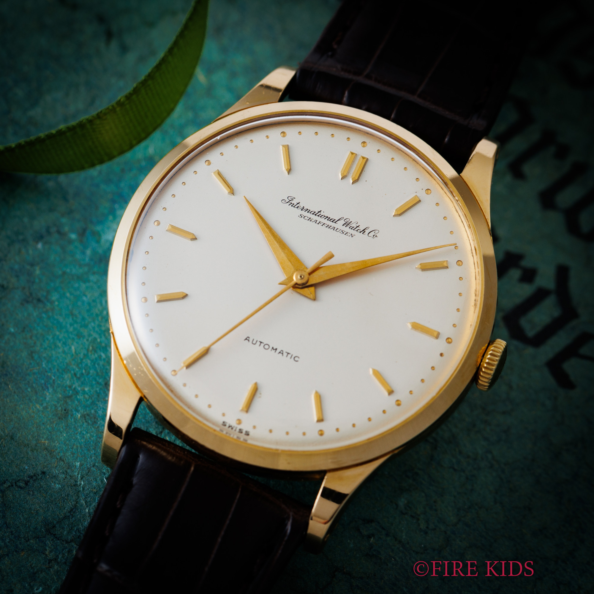 IWC ラウンドケース 18KYG 1960年製 ペラトン式自動巻き Cal.853 ノンデイト 筆記体ロゴ