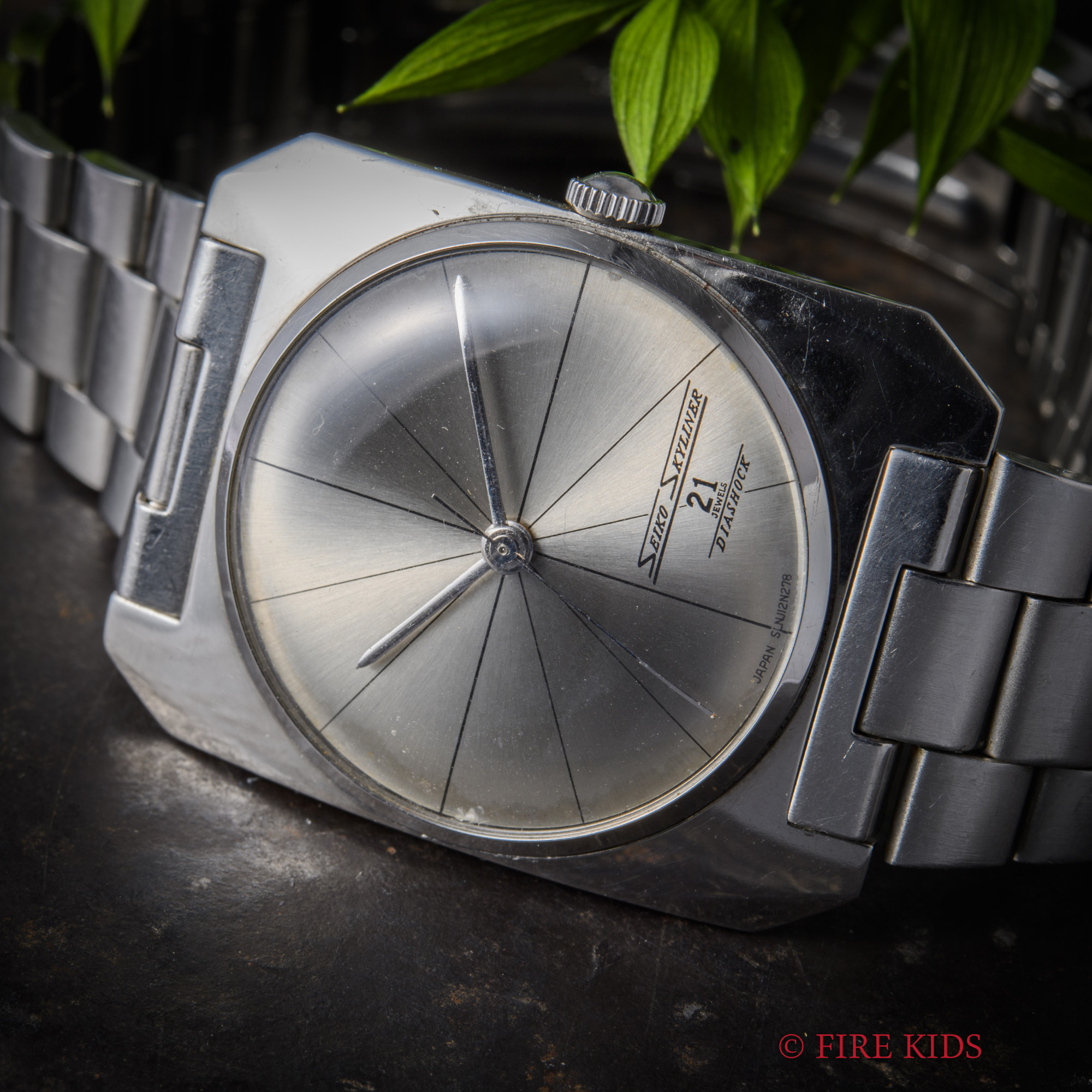 セイコー SEIKO スカイライナー 1966年製 クッションケース Ref.6220-7990 手巻 薄型 クッションユニークケース 純正ステンレスブレス付