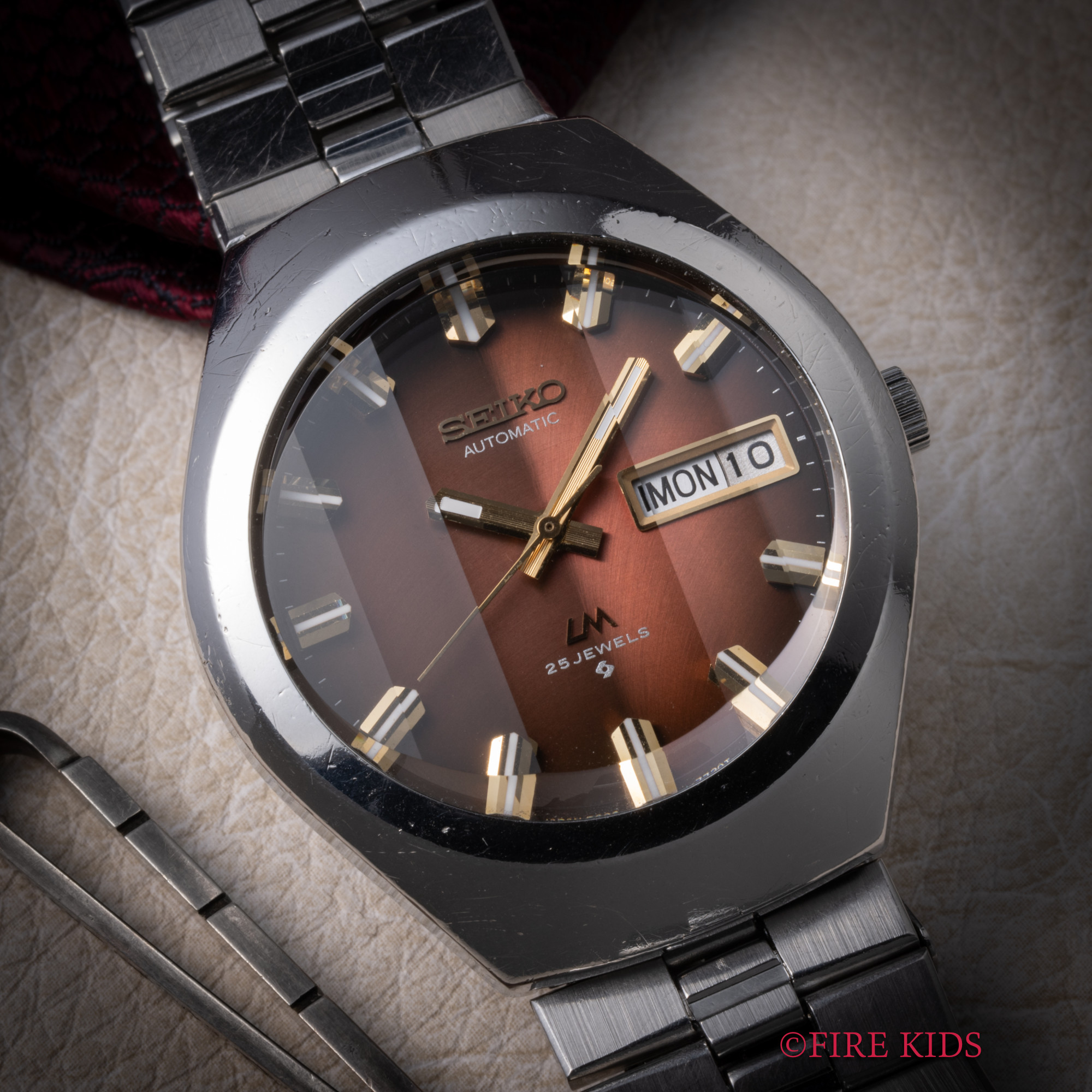 セイコー SEIKO LM 1975年製 Ref.5606-7360 カットガラス ボルドーダイヤル  自動巻 純正ステンレスブレス付