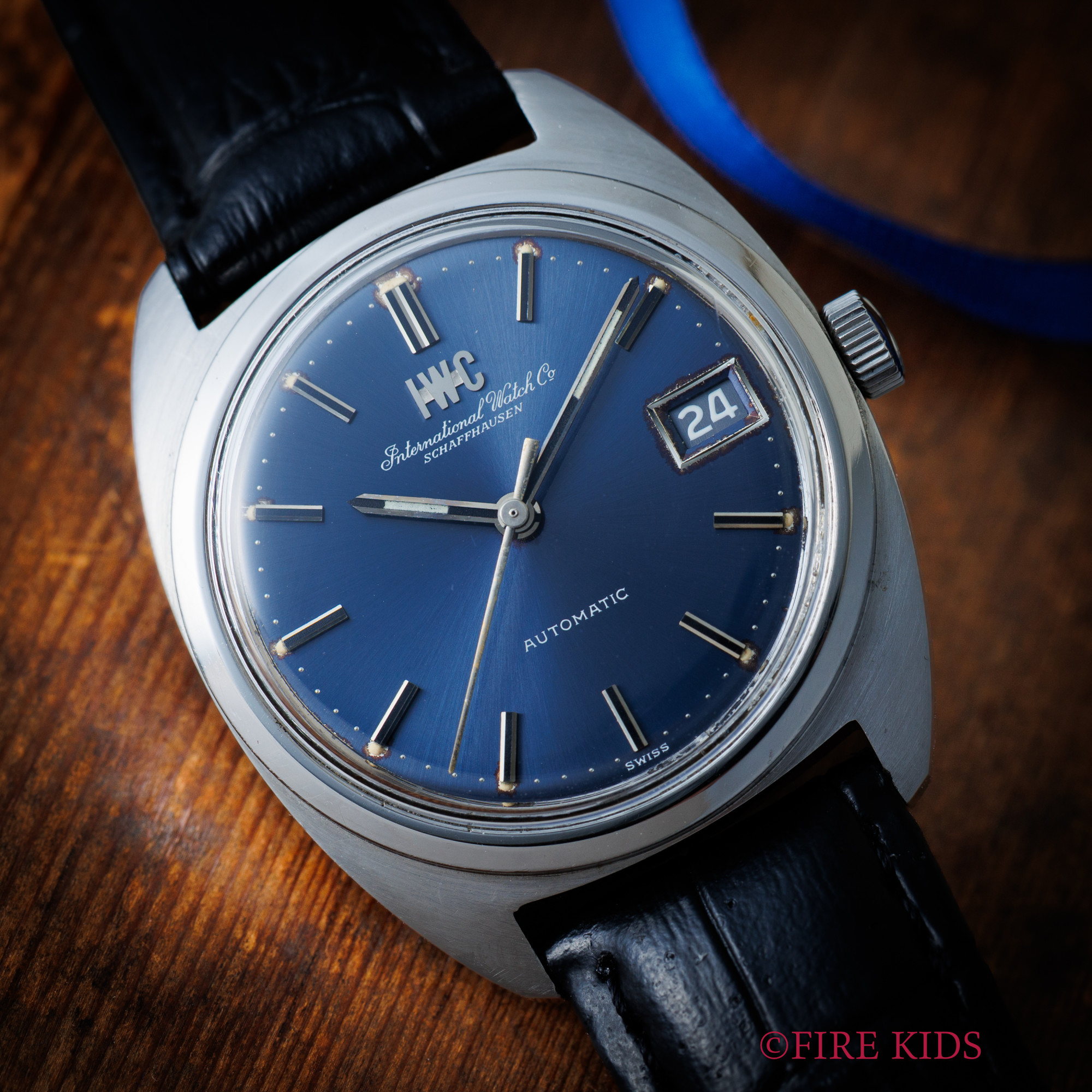 IWC Cラインケース 1974年製 ブルーダイヤル ペラトン式自動巻き Cal.8541B お魚リューズ