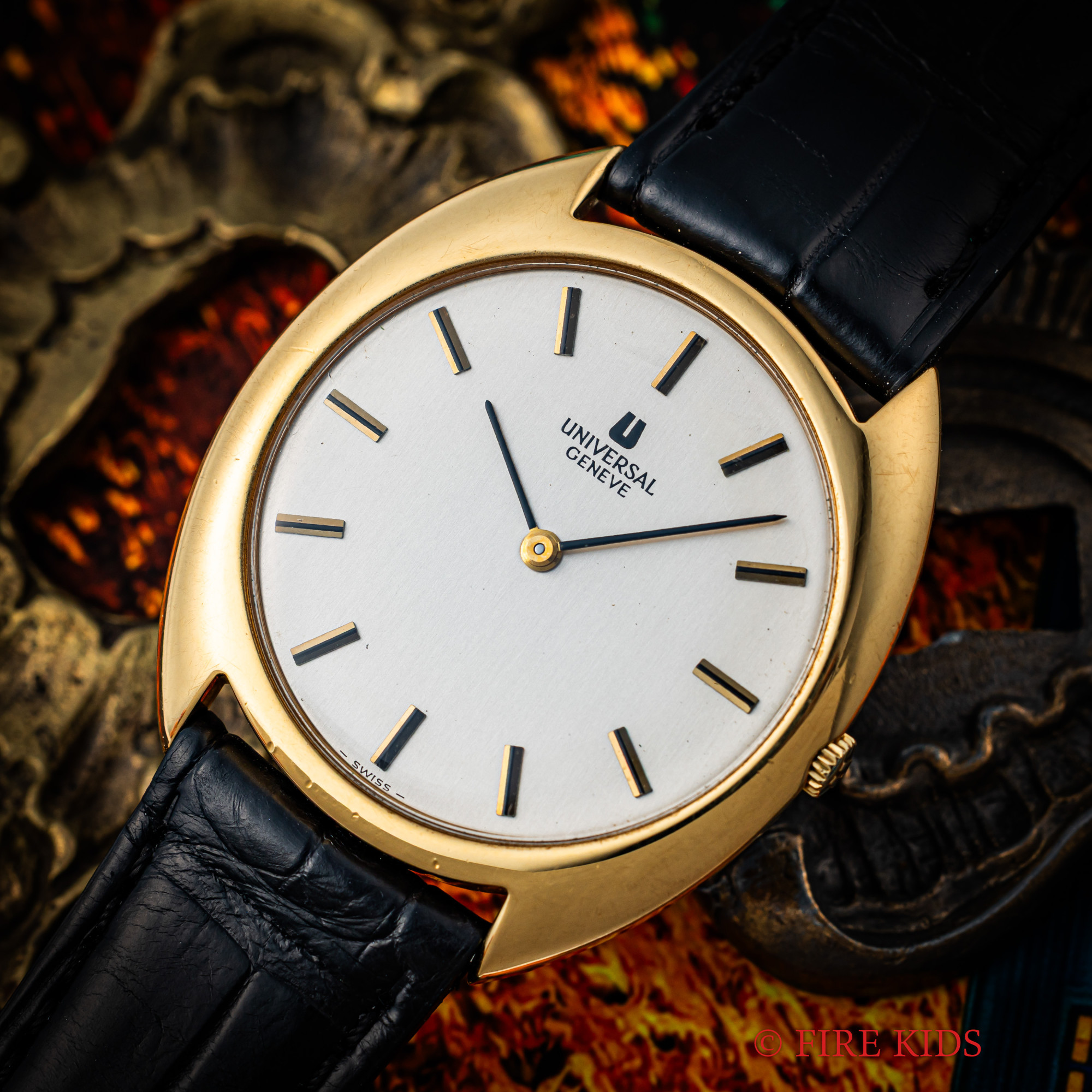 ユニバーサルジュネーブ UNIVERSAL GENEVE Cラインケース 1960年代 金張り/ステンバック 薄型手巻 純正尾錠付