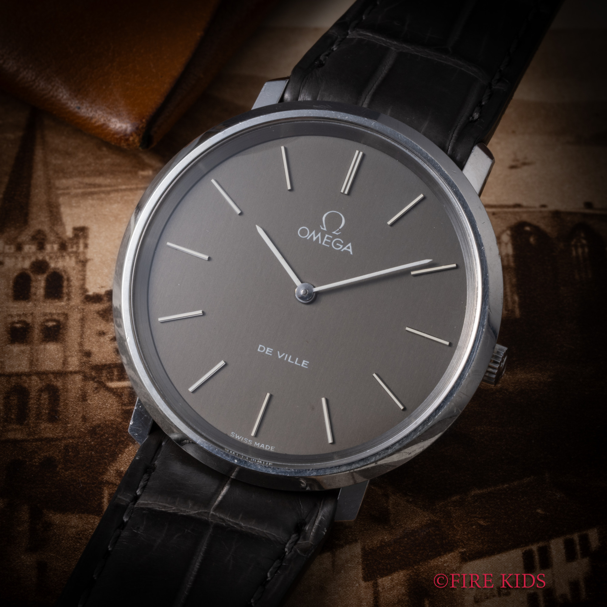 オメガOMEGA デ・ヴィル 1972年製 Ref.111.0107 ラウンド ケース グレーダイヤル 手巻 ノンデイト 純正尾錠付