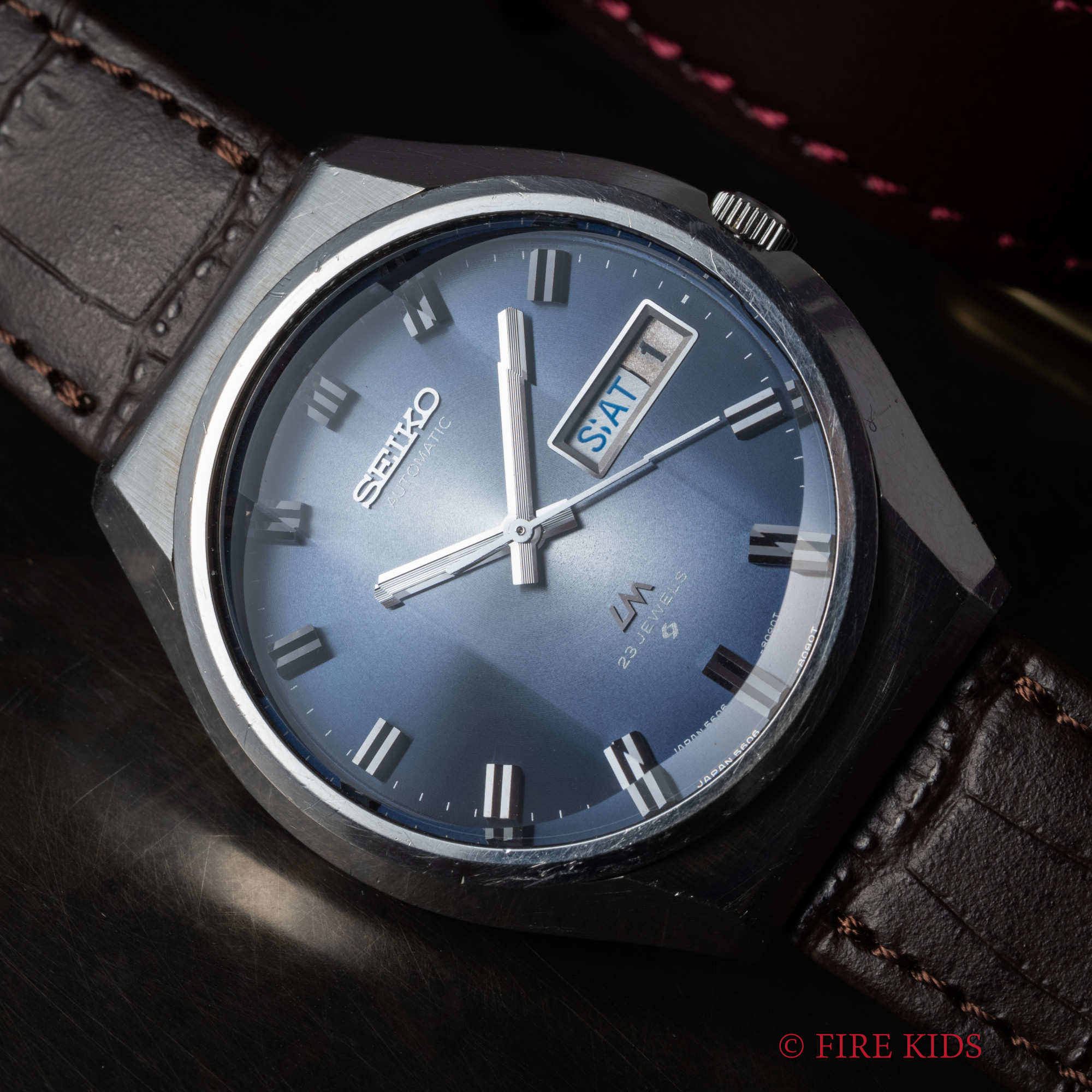 セイコー SEIKO ロードマチック 1974年製 自動巻き ネイビーブルー玉虫ダイヤル 3面カットガラス Ref.5606-8060