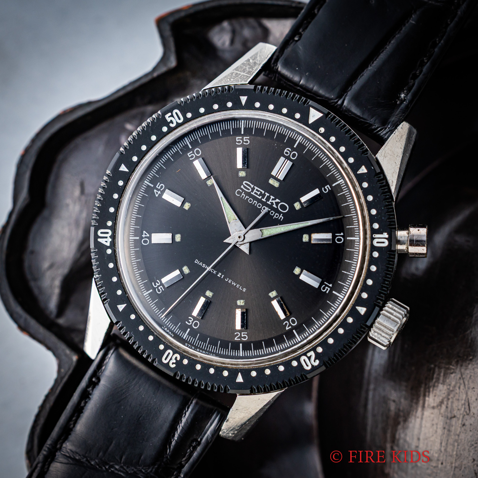 セイコー SEIKO ワンプッシュクロノグラフ 1964年製 ブラック文字盤Ref.45899 プラスチックベゼル 聖火マーク 手巻