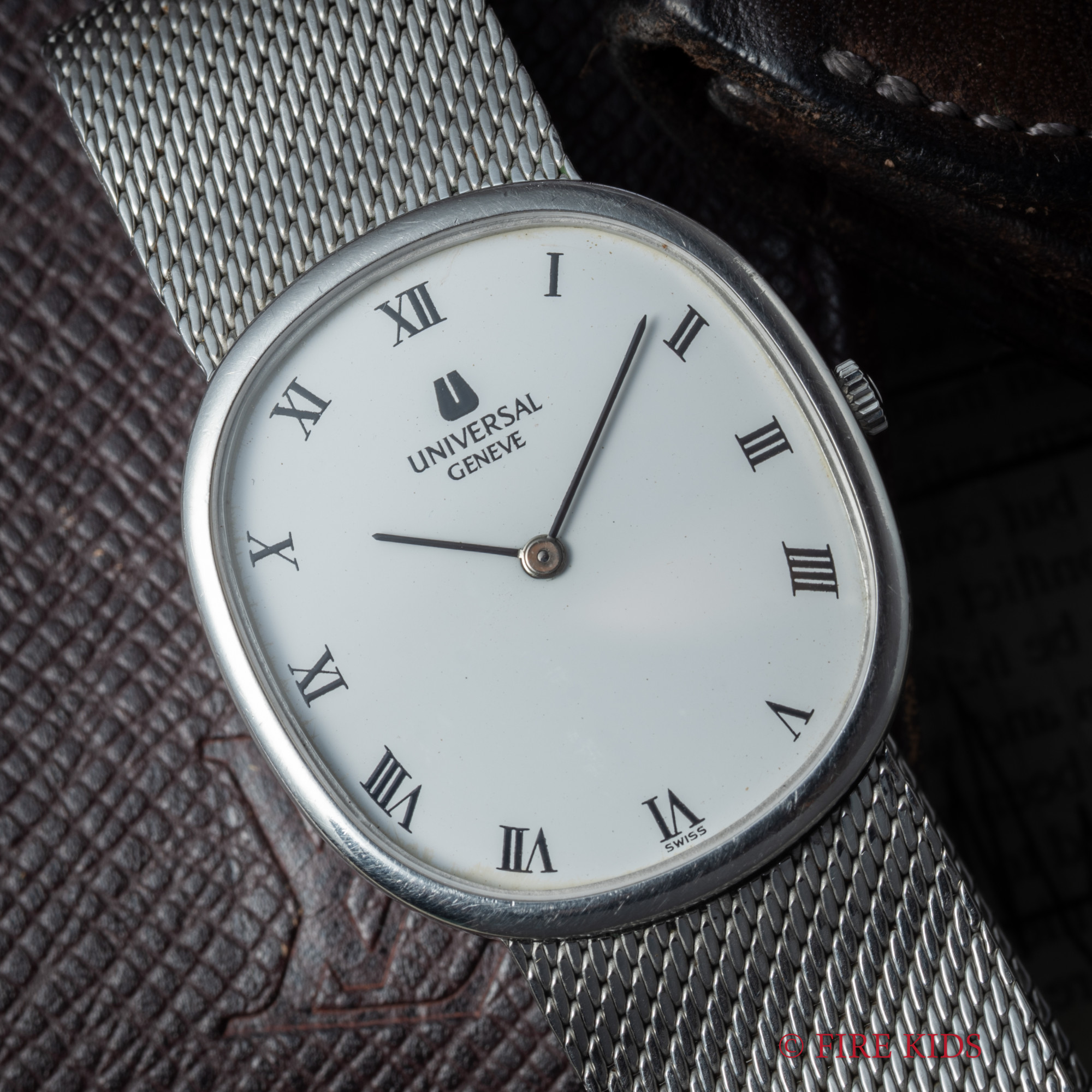 ユニバーサルジュネーブ UNIVERSALGENEVE ホワイトシャドウ 手巻き 1970年代製 Ref.842135 Cal.1-42