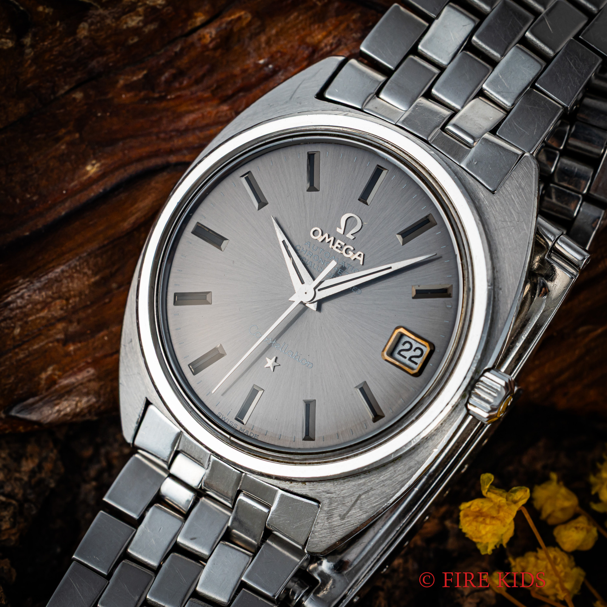オメガ OMEGA コンステレーション 1966年製 ジェンタデザイン グレー ドーフィンハンド Cal.564 自動巻きクロノメーター 純正ブレス