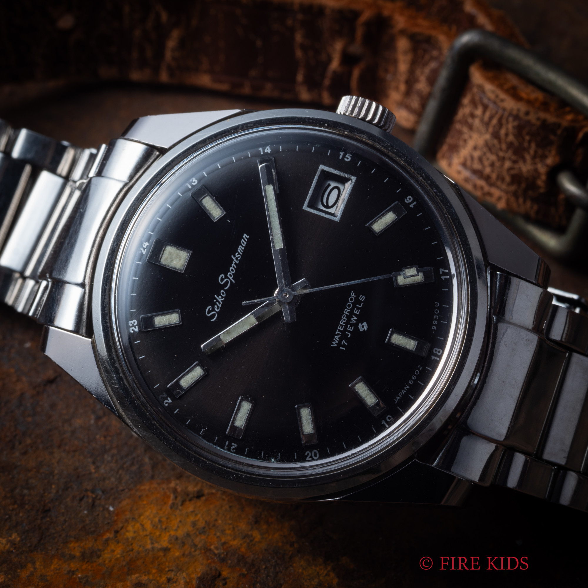 セイコー SEIKO スポーツマン 1968年製 Ref.6602ー9982 ブラックミラー文字盤 手巻 純正ステンレスブレス付