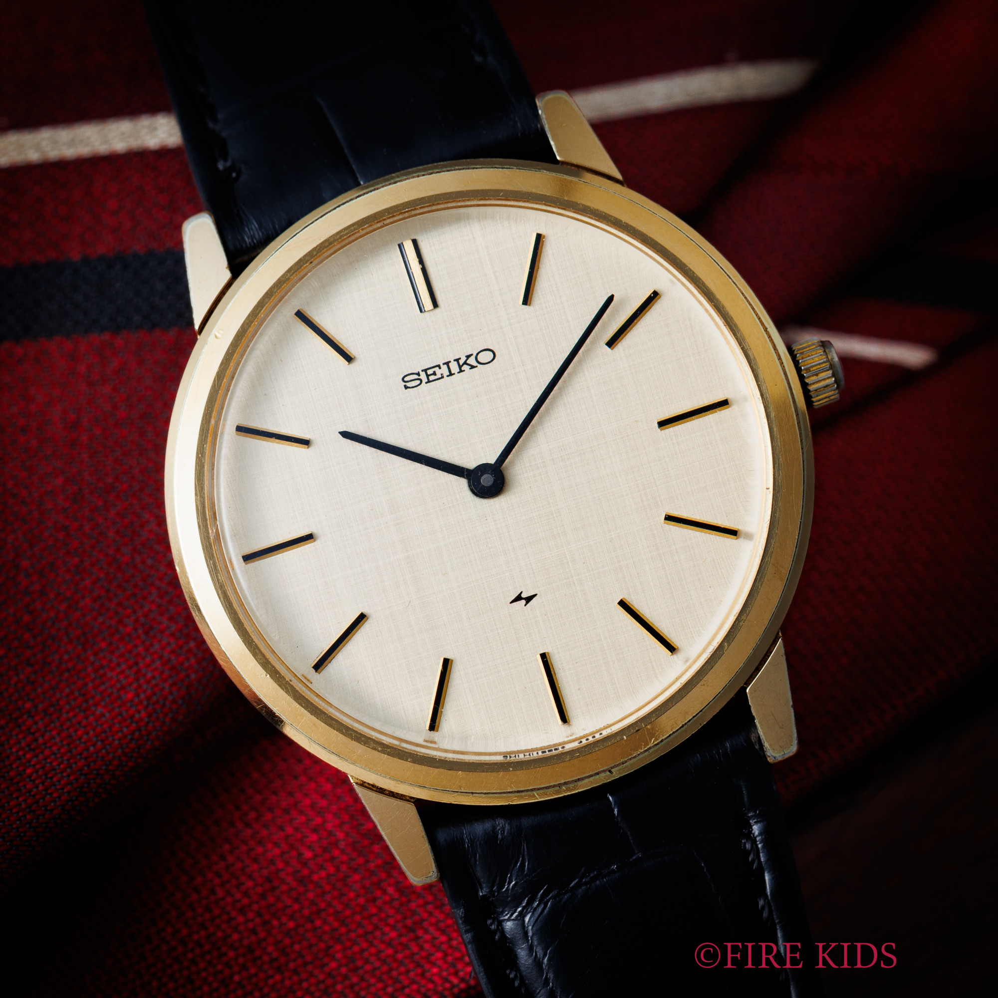 セイコー SEIKO シャリオ 1974年製 Ref.2220-0180 手巻 金張り ラウンドケース 薄型ドレス