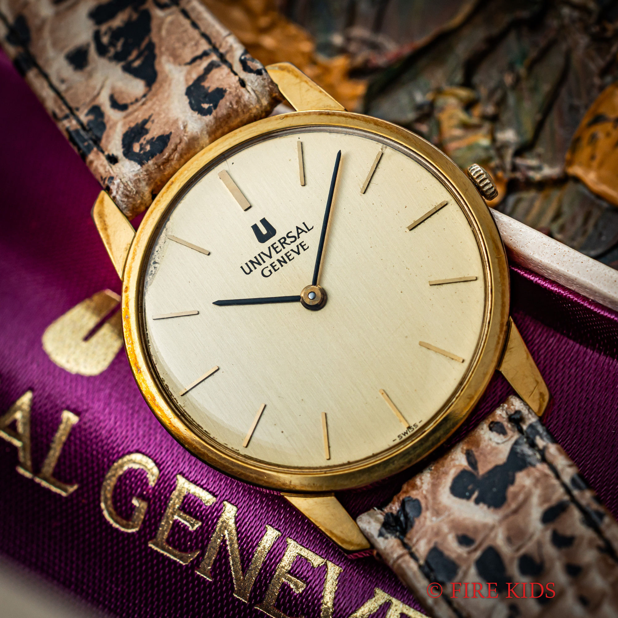 ユニバーサルジュネーブ UNIVERSAL GENEVE アルテッセ 金張り/バックステン 1980年代製 Ref.542101 薄型手巻き Cal.1-42 純正尾錠、革ベルト、ケース