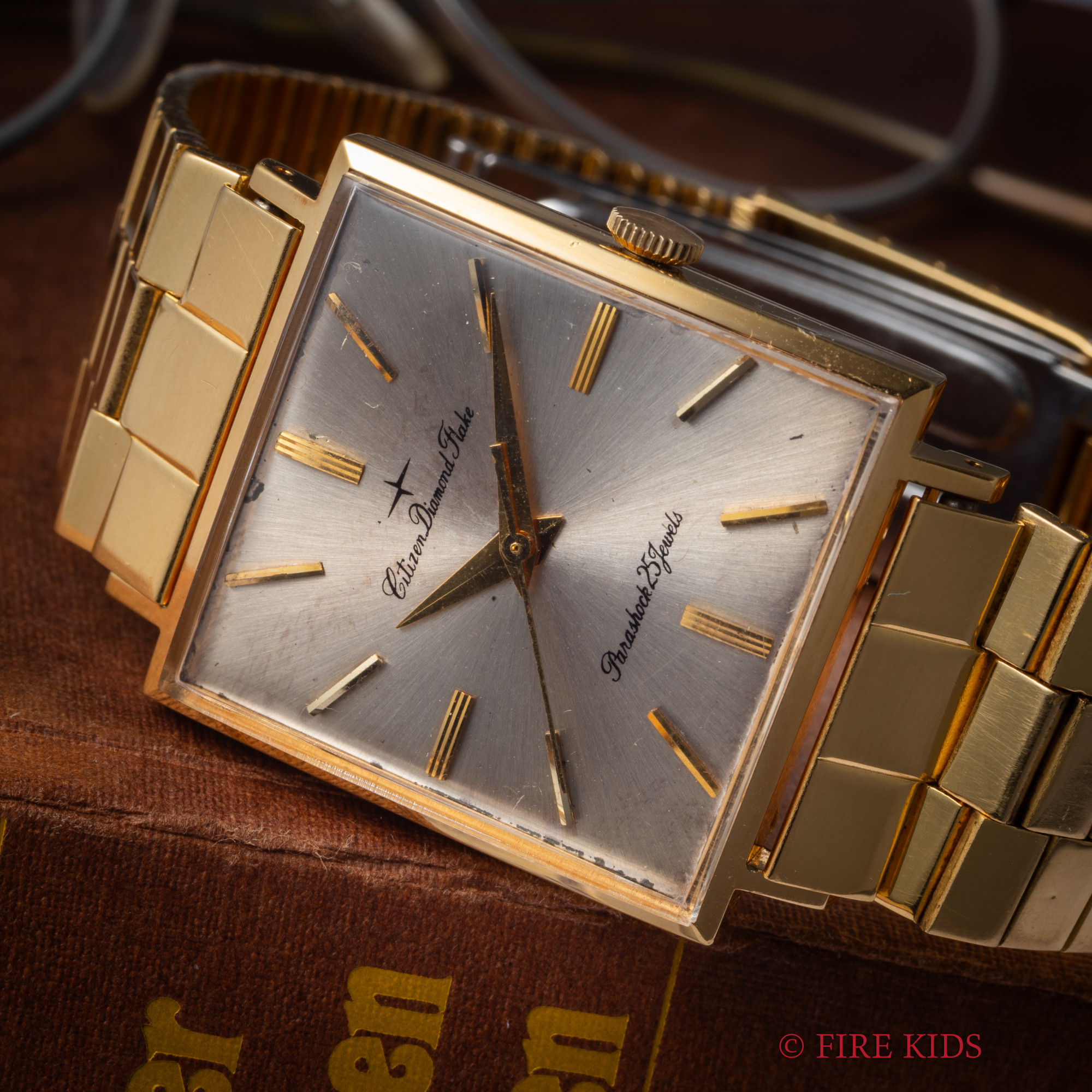 シチズン CITIZEN ダイヤモンドフレーク 1963年製 Ref.F12701 手巻 C.G.Pケース 純正ブレス、タグ付き