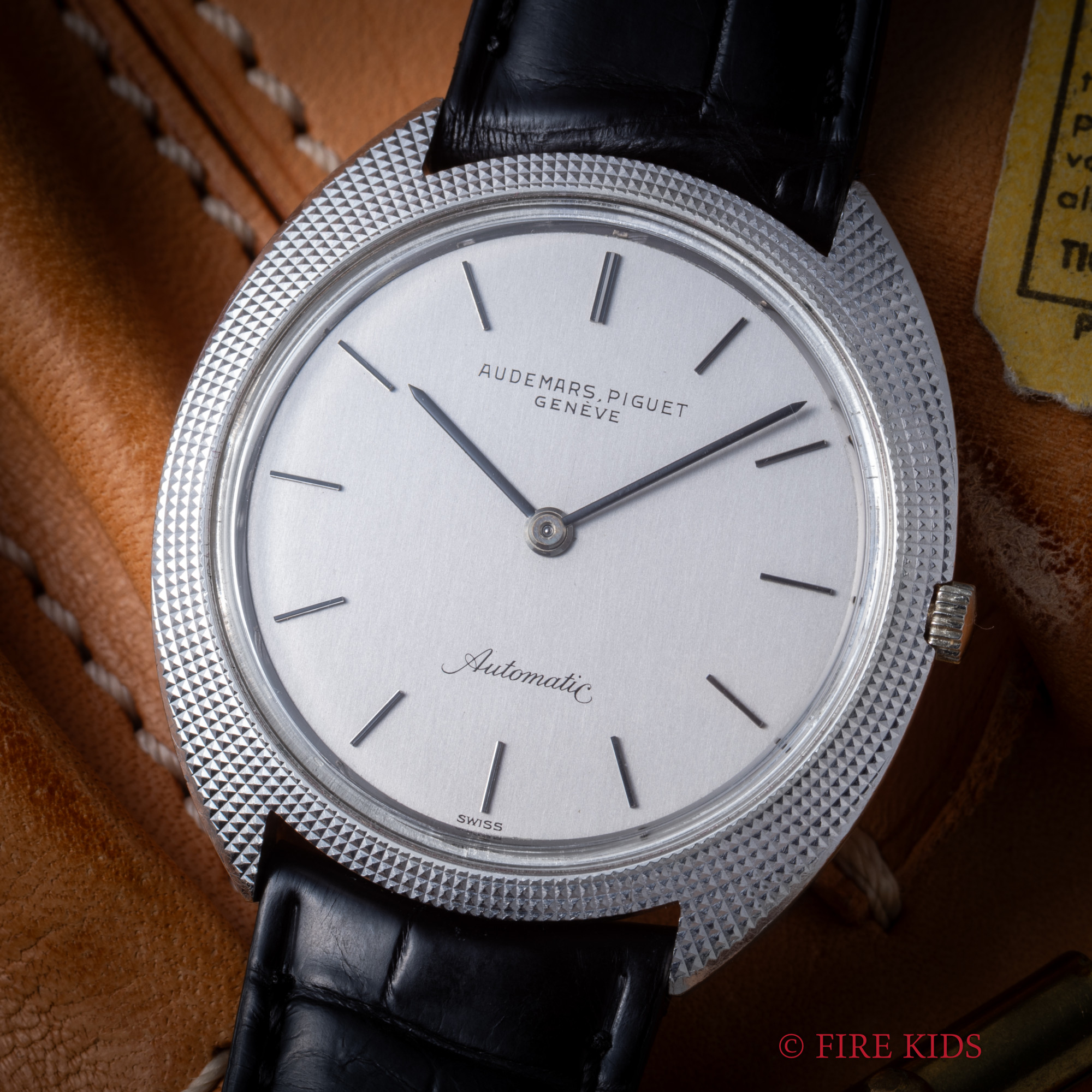 オーデマ・ピゲ AUDEMARS PIGUET  ホブネイル 1960年代製 K18WG金無垢 Cラインケース 自動巻Cal.K2120