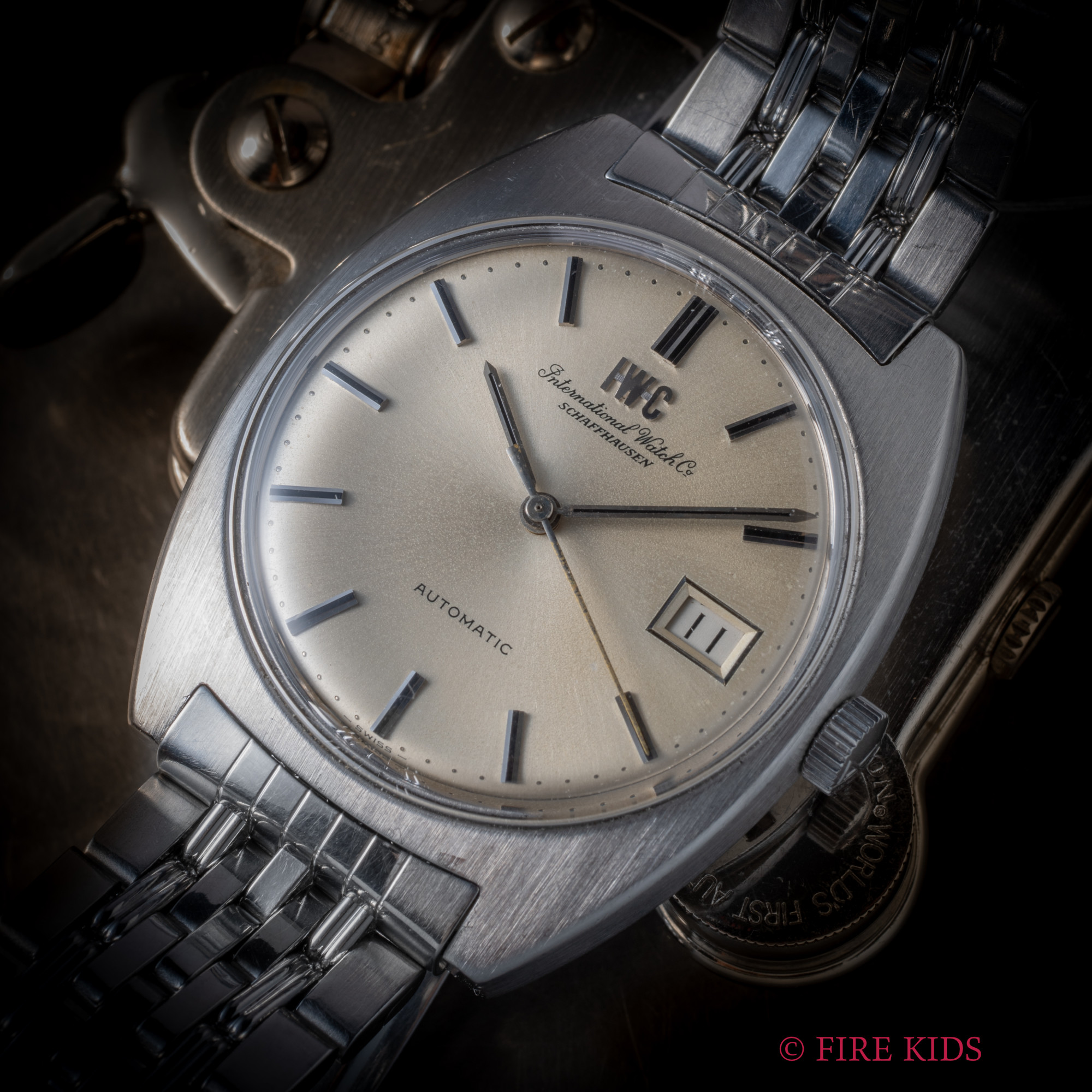 IWC Cラインケース 1975年製 Ref.1828 ペラトン式自動巻き Cal.8541B ゲイフレアーブレス お魚リューズ