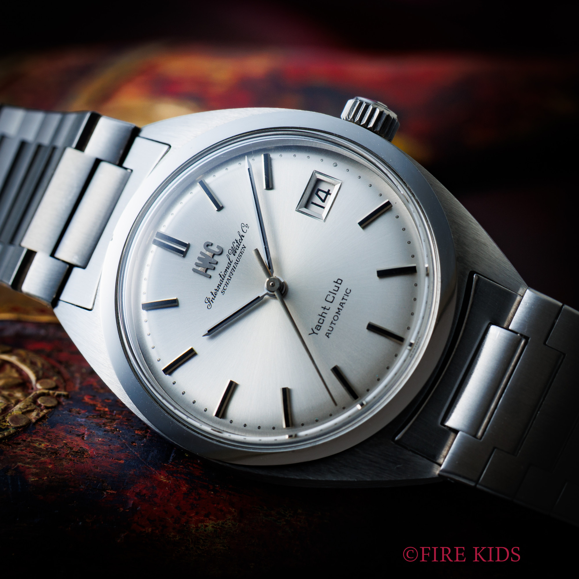 IWC ヨットクラブ シルバーダイヤル 1979年製 ペラトン式自動巻き Cal.8541B 純正ステンブレス お魚リューズ 箱付き