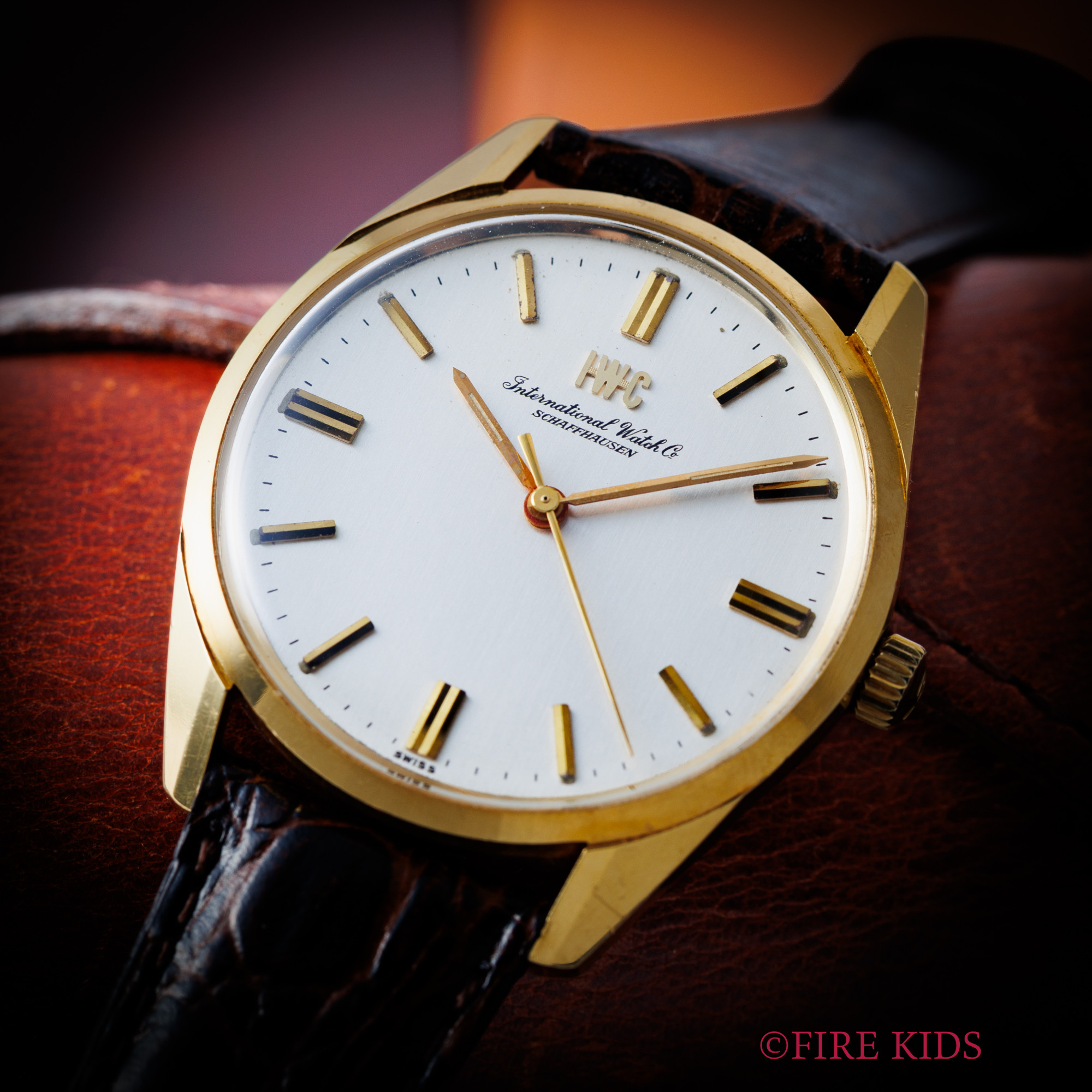 IWC 1969年製 18金無垢Cal.89搭載ラウンドケース Ref.810 手巻 オールドインター