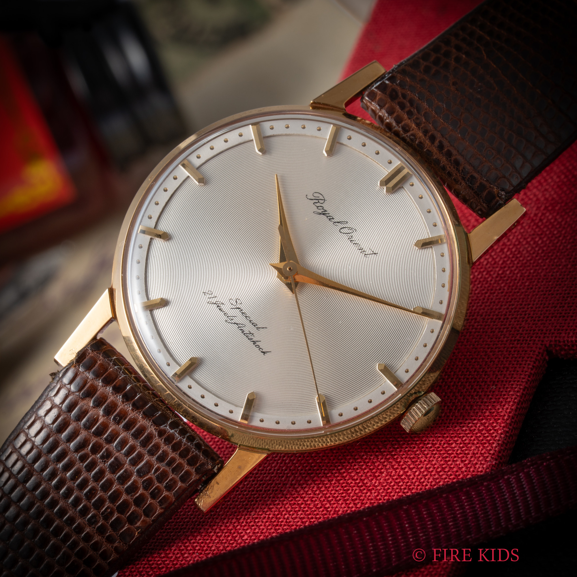 オリエント 1960年代製 ロイヤルオリエント スペシャル タグ付き美品 レコードダイヤル 21石手巻 オリジナル革ベルト尾錠