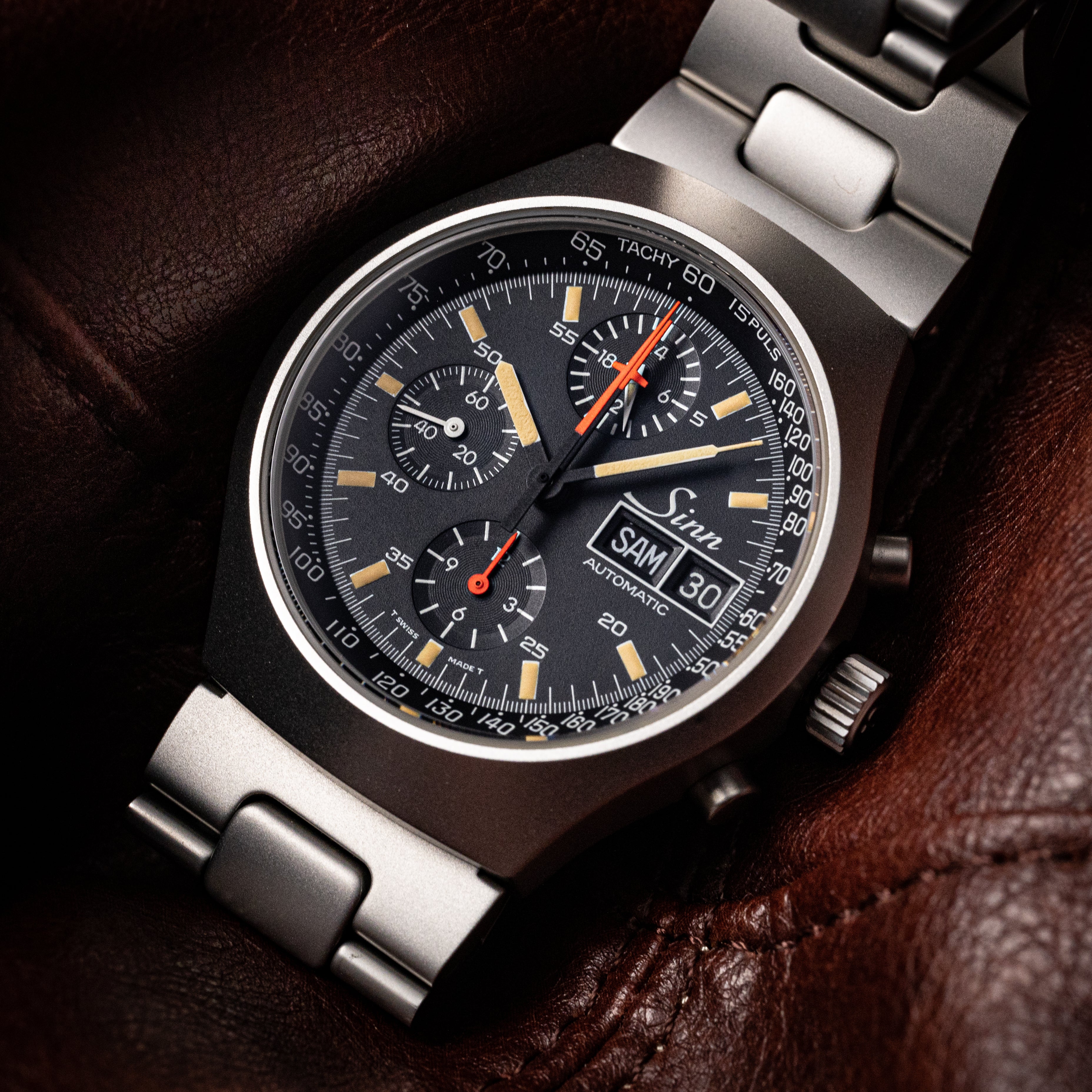 【オークネット行】ジン 157 レマニア5100搭載自動巻きクロノグラフ 1990年代製 純正ブレス ドイツ語曜日 トリチウム夜光