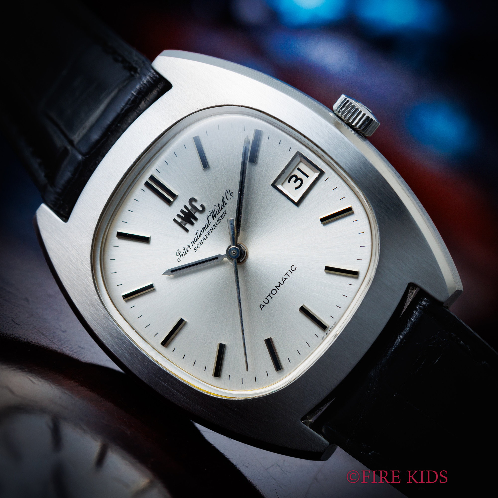 IWC トノーケース 1977年製 ペラトン式自動巻き Cal.8541B お魚リューズ