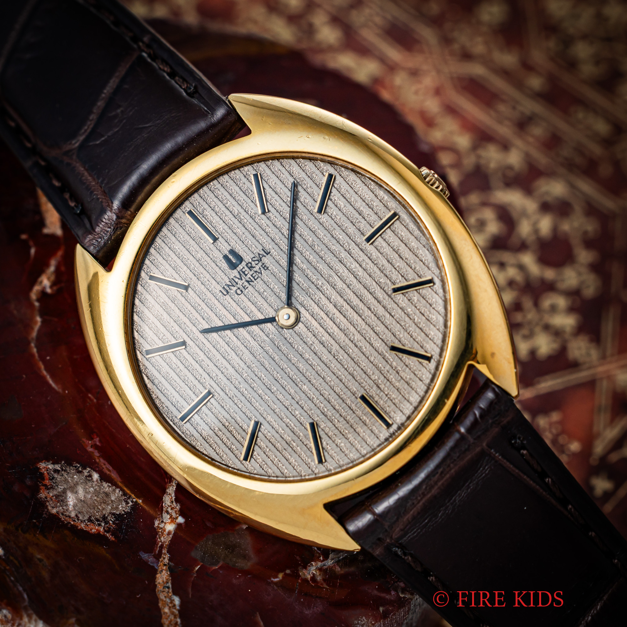 ユニバーサル・ジュネーブ UNIVERSAL GENEVE 1970年代製 Cラインケース GFケース グレータペストリーダイヤル 手巻 Cal.1-42 箱 純正尾錠