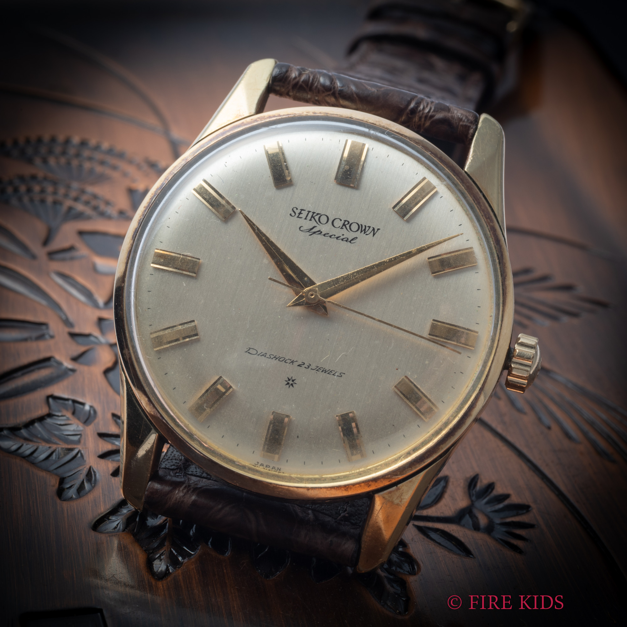 セイコー 1961年製 クラウンスペシャル Ref.J14100E 手巻き 秒規制付 SDダイヤル 80ミクロン 14金張り