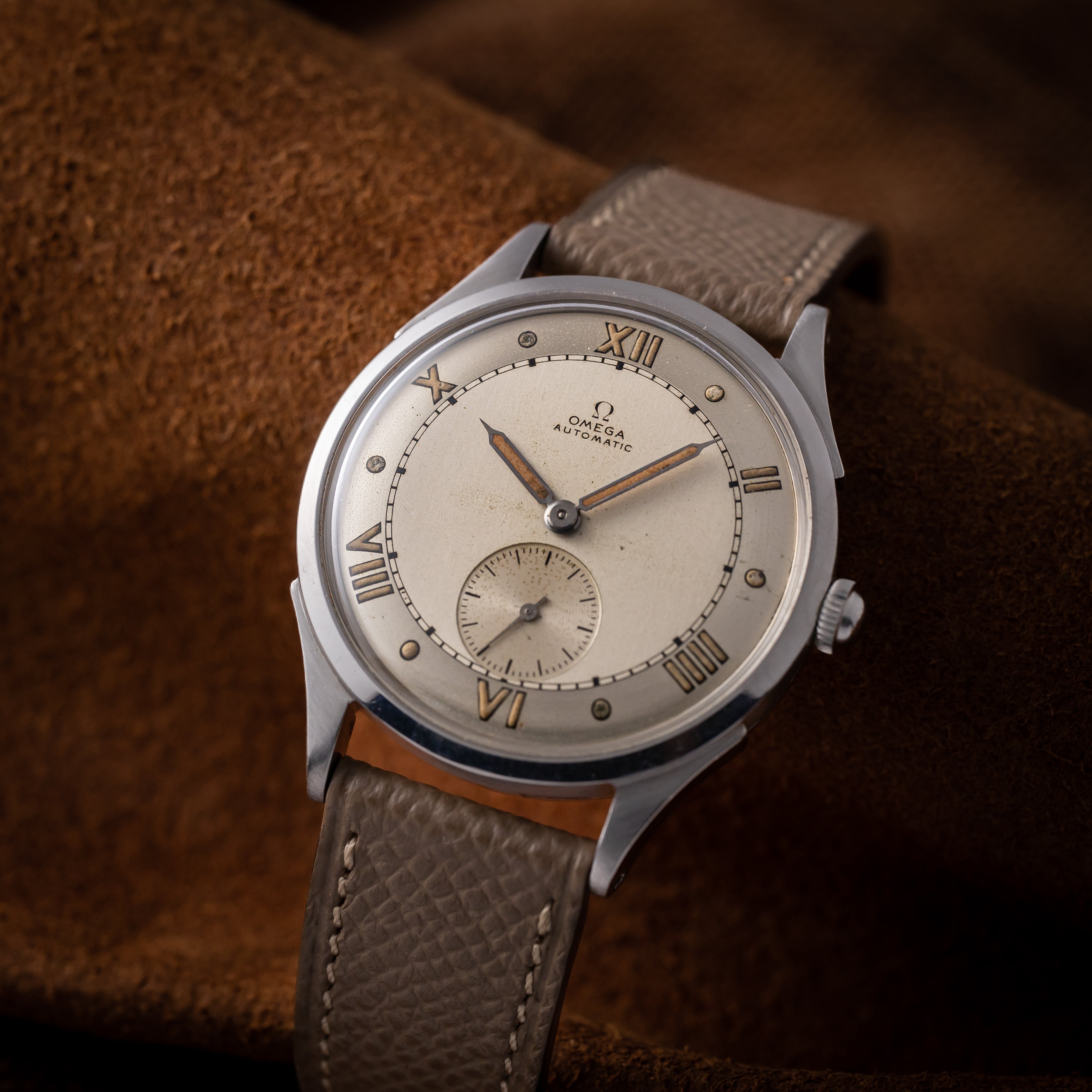 オメガ 1944～46年製 バンパーオートマチック 飛びローマンダイヤル 自動巻き