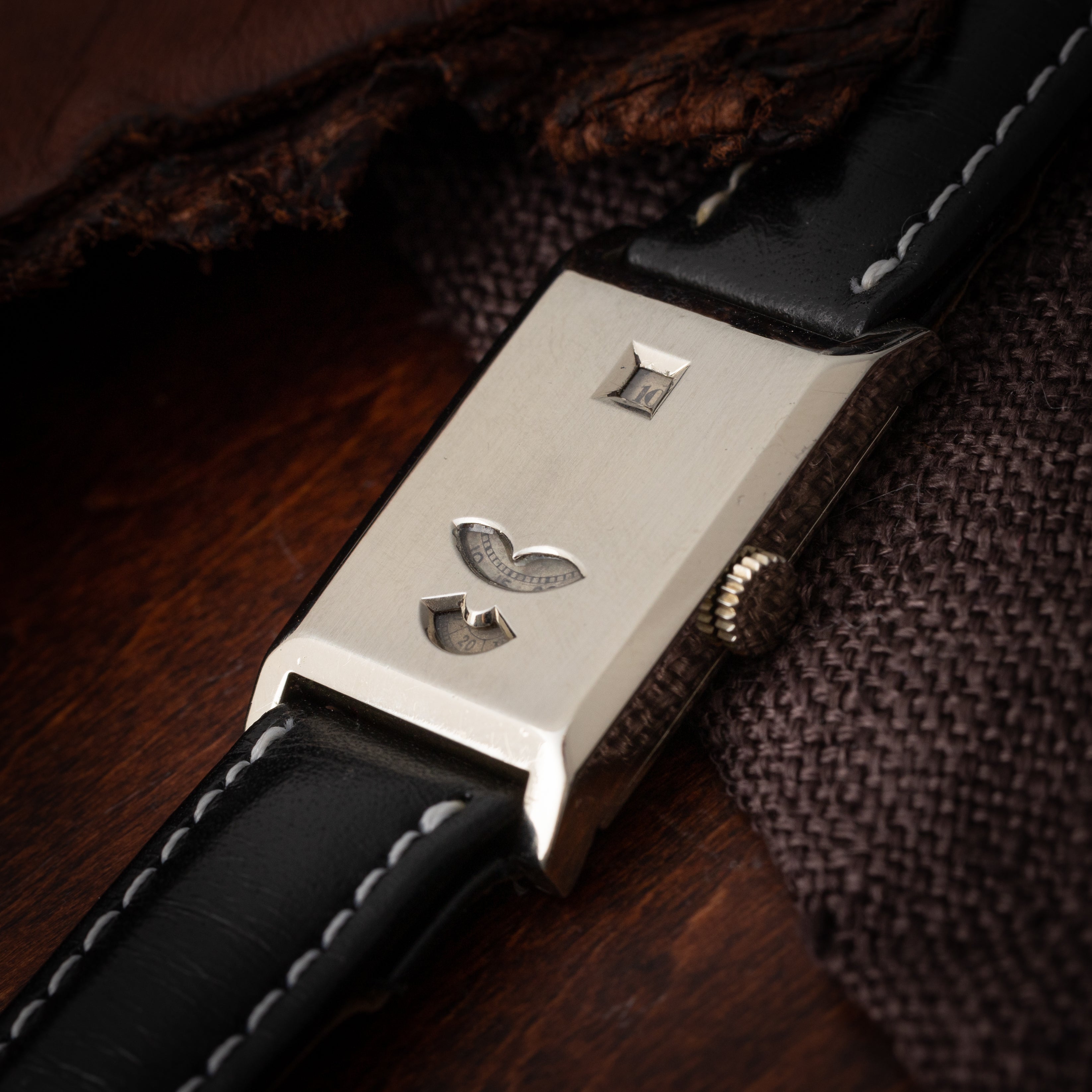 ギュブラン 鉄仮面 GUBELIN JUMP HOUR 18KWG 1930年代