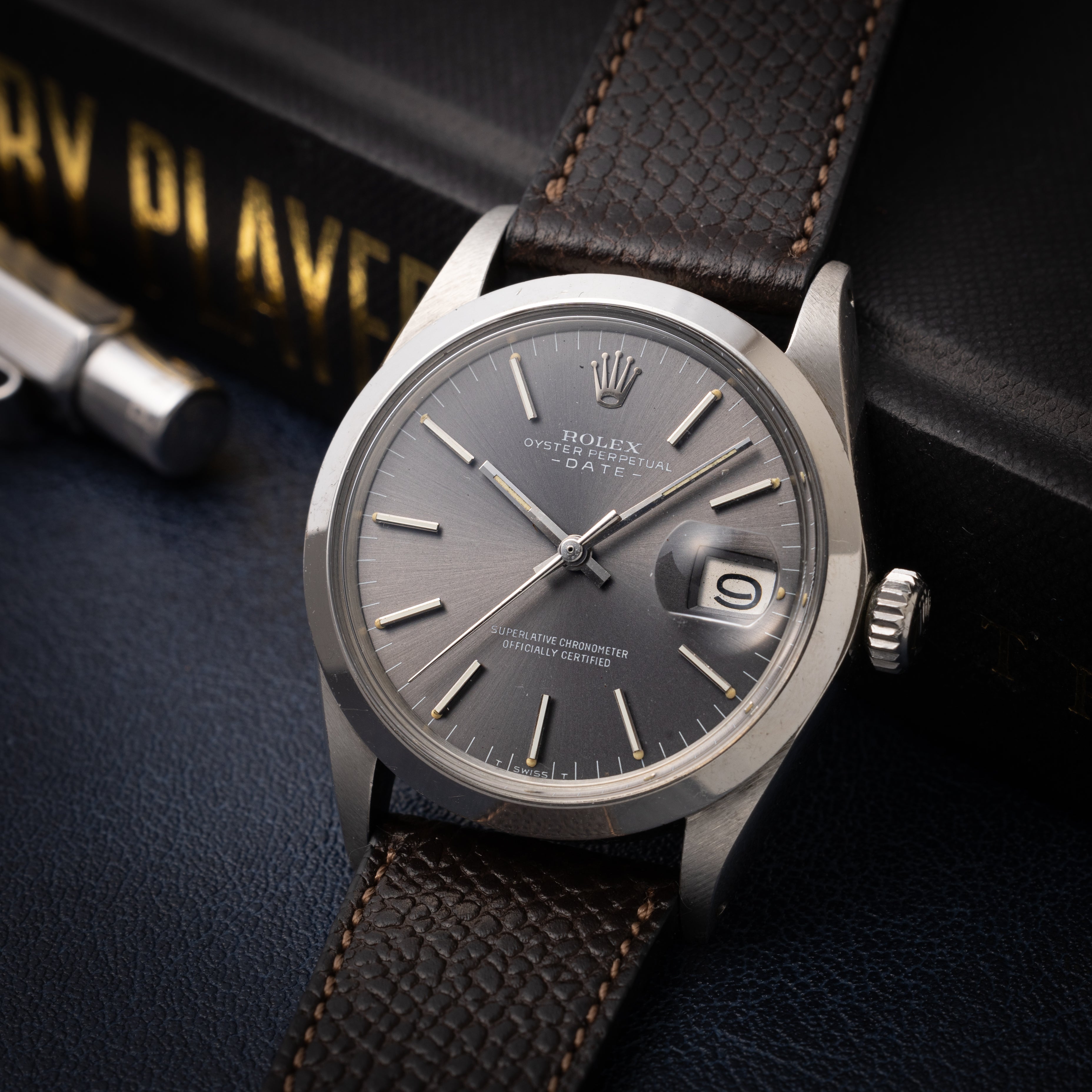 ロレックス 1970年製/昭和45年製 オイスターパーペチュアルデイト Ref.1500 グレーダイヤル 純正革ベルト付き