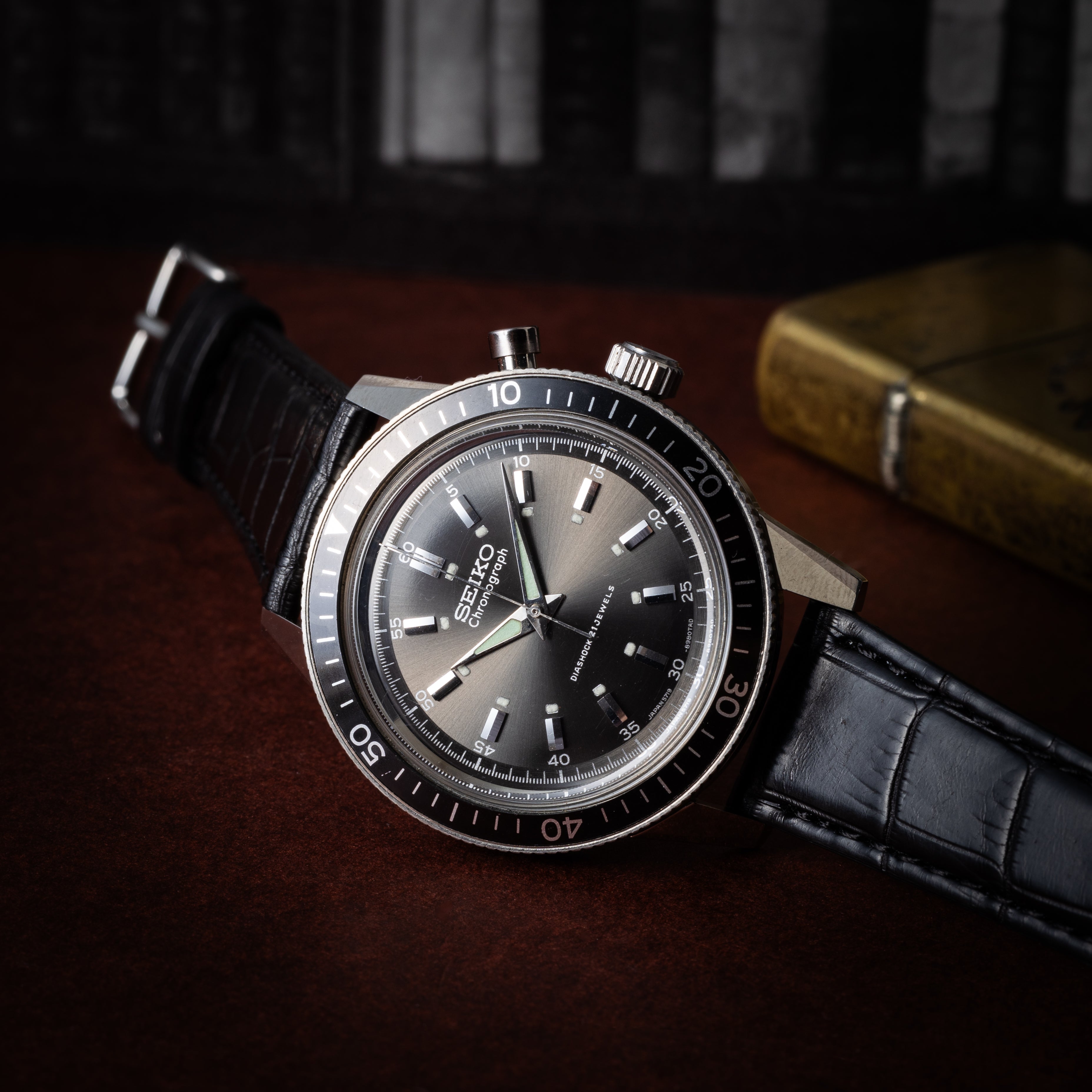 セイコー ワンプッシュクロノグラフ 1964年製 聖火マーク ダークグレーダイヤル