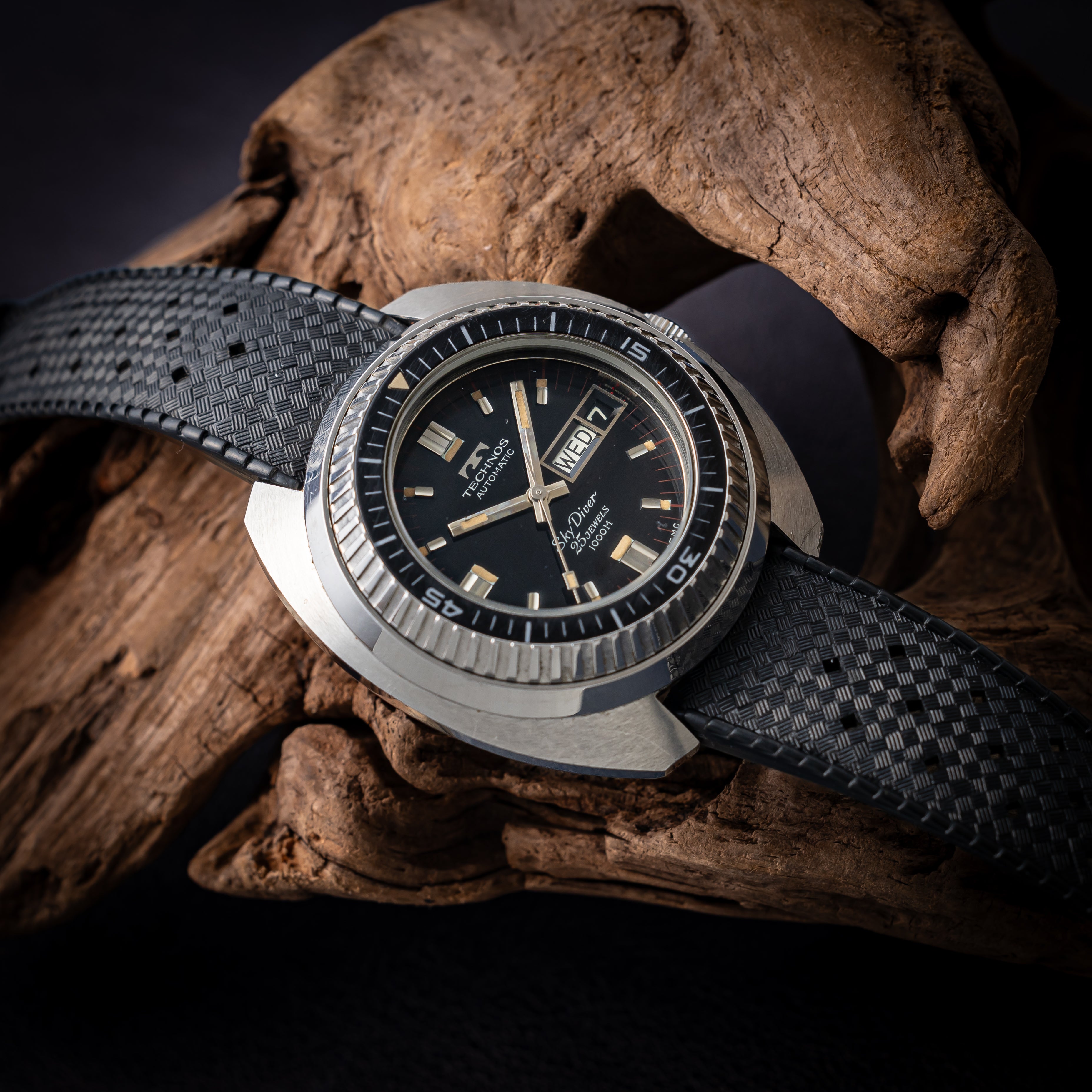 テクノス スカイダイバー 1000m ボルケーノケース 1970年代製