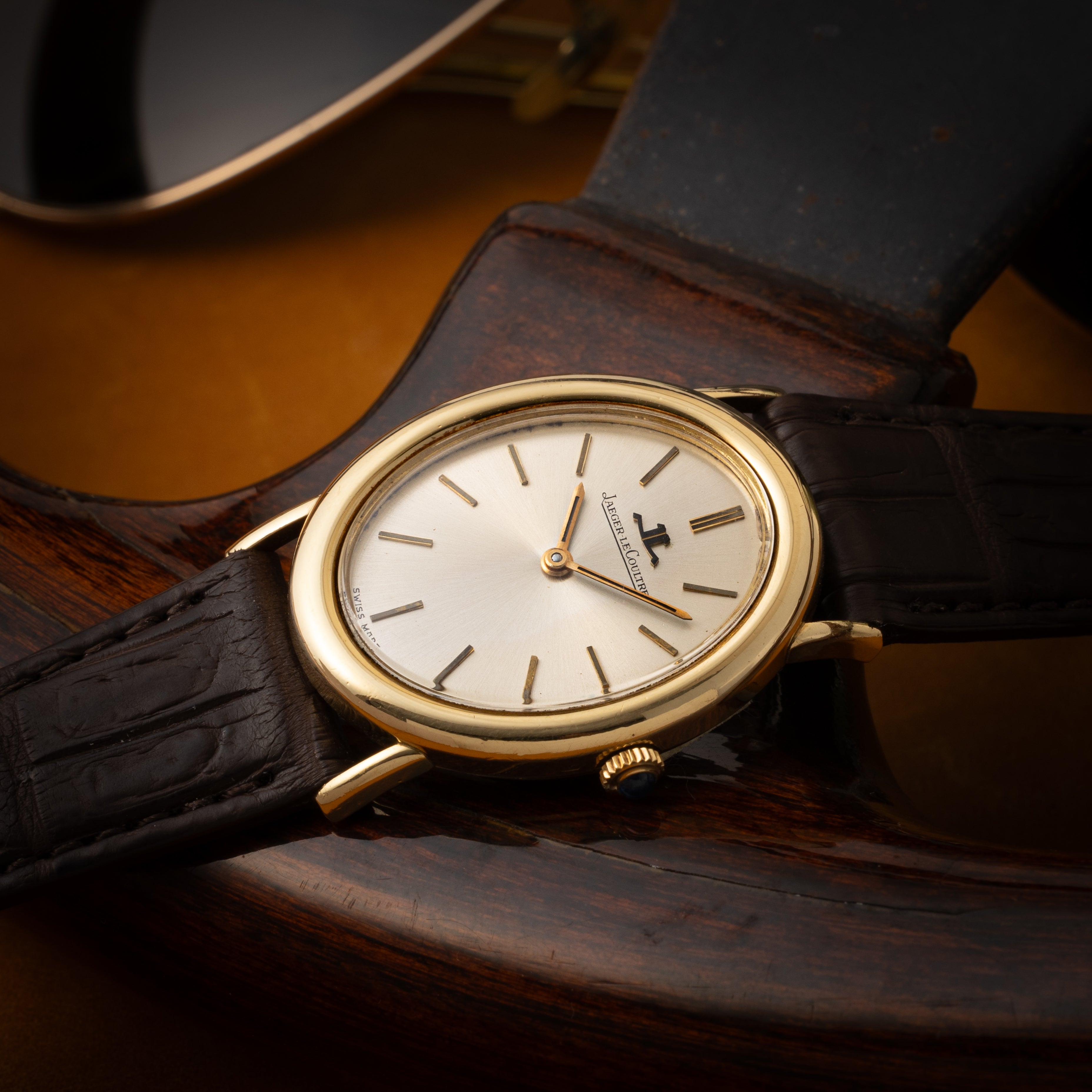 ジャガールクルト 18金無垢オーバル型ケース 1971年保証書 ギャラ付き