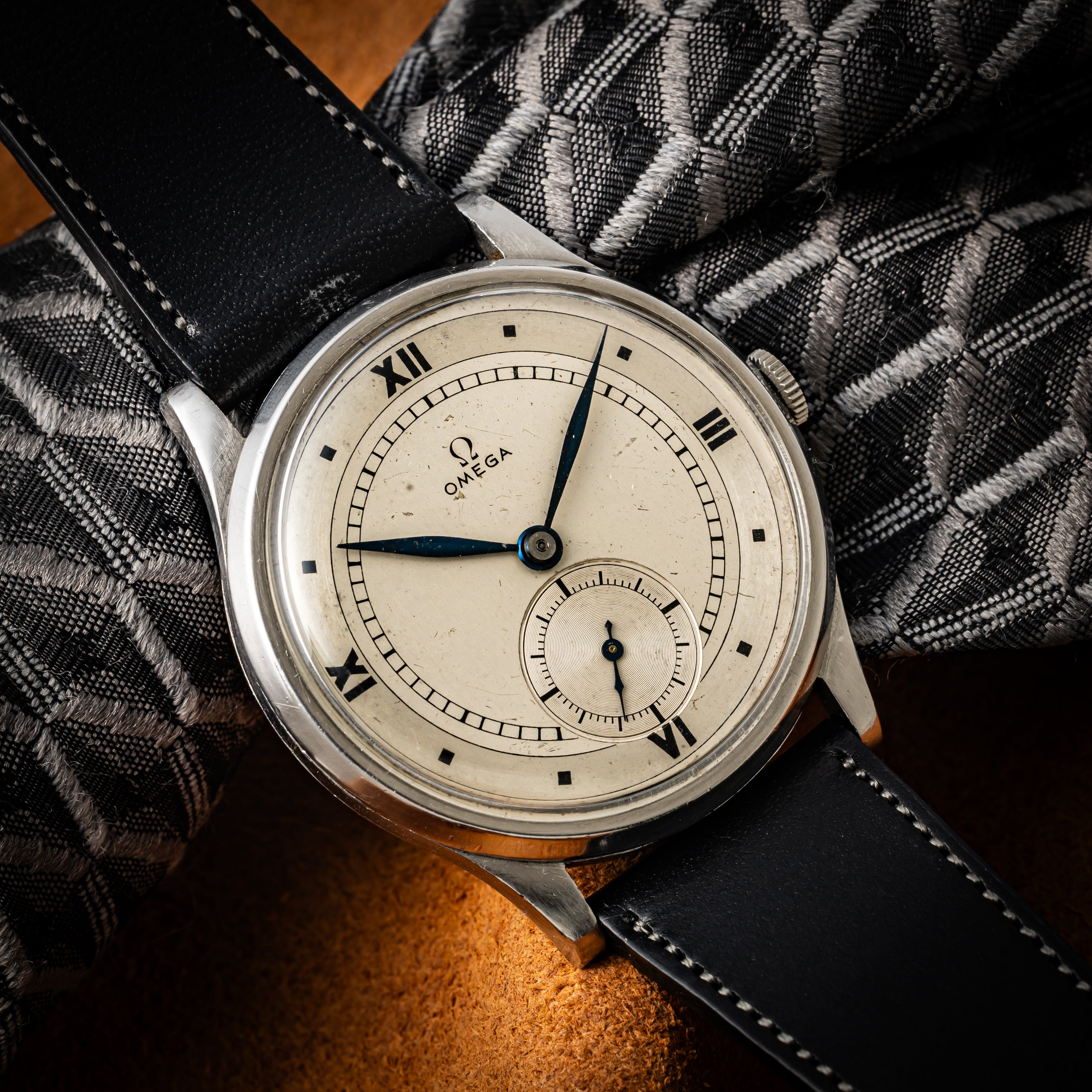 オメガ ラウンド ラージケース 1930年代後半製 手巻き 37mm Big Calatrava Design