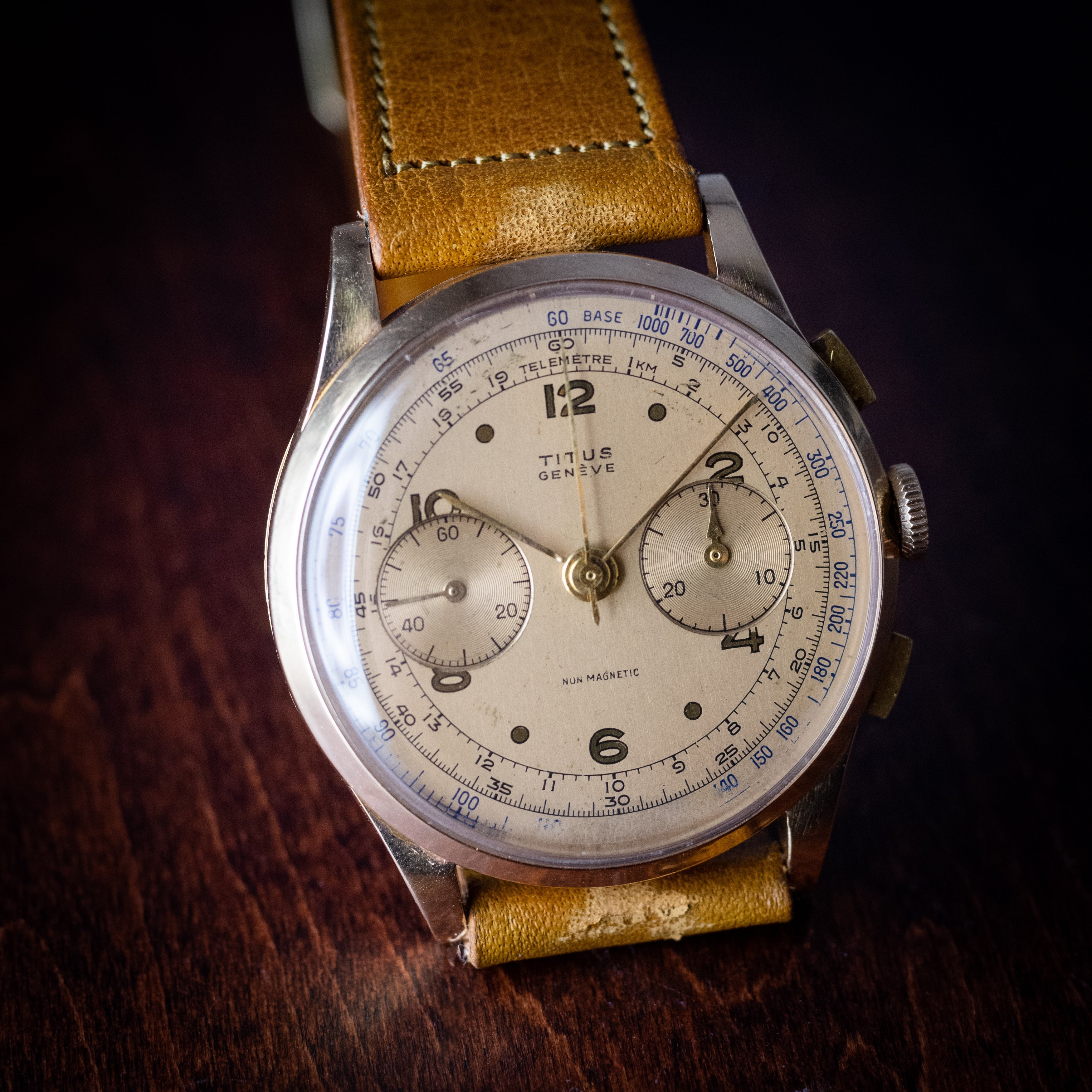 チタス18金無垢ツーレジスタークロノグラフ 1940年代