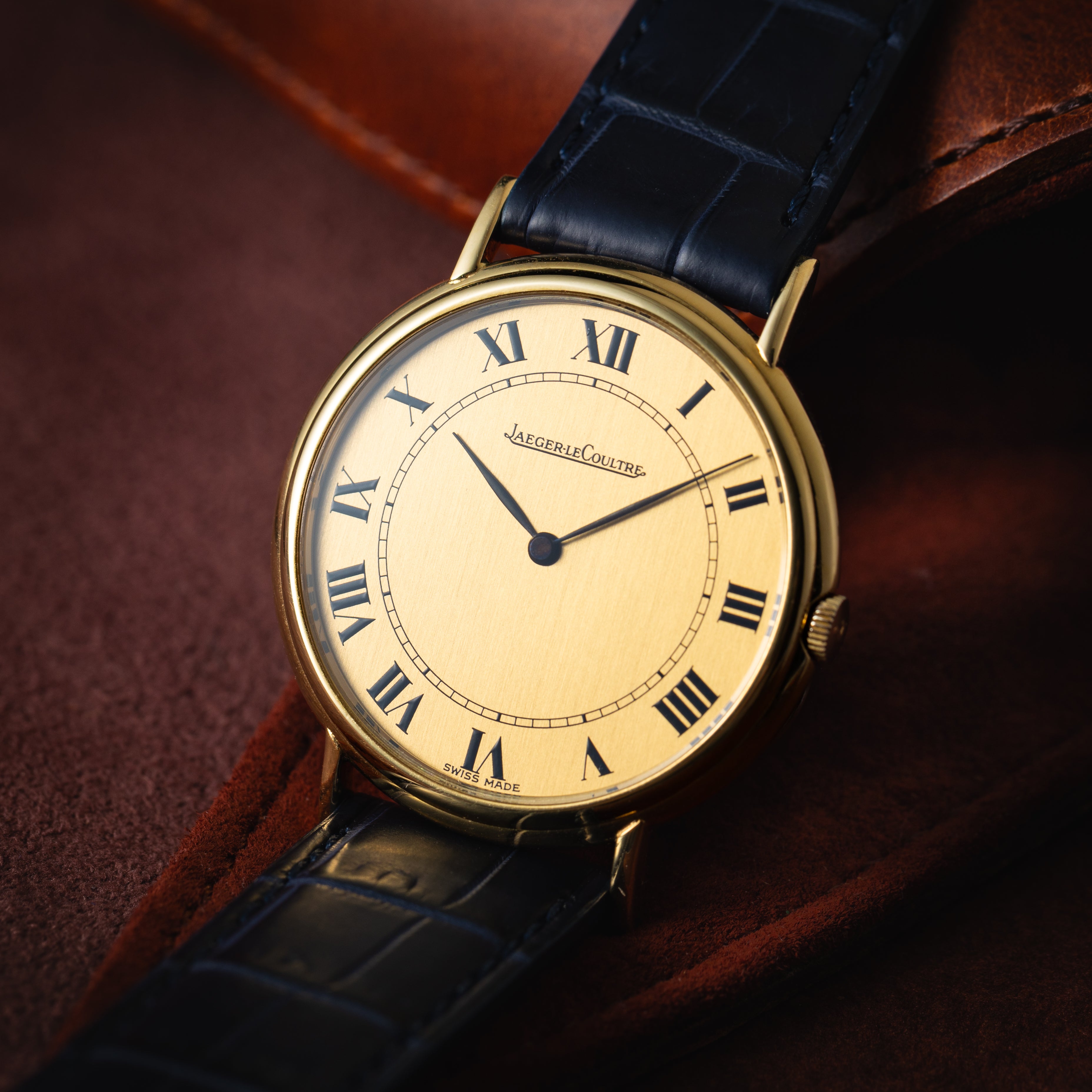 ジャガールクルト ラウンドケース 1970年代製  18金無垢 ローマンダイヤル Ref.9220-21